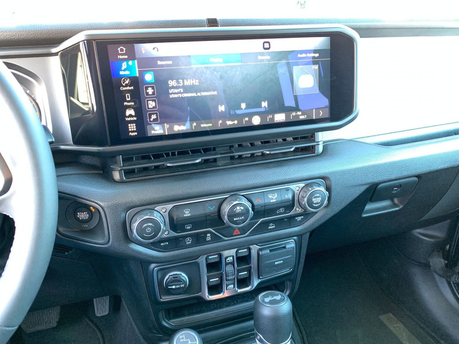 Thumbnail: 2025 Jeep Wrangler - 17