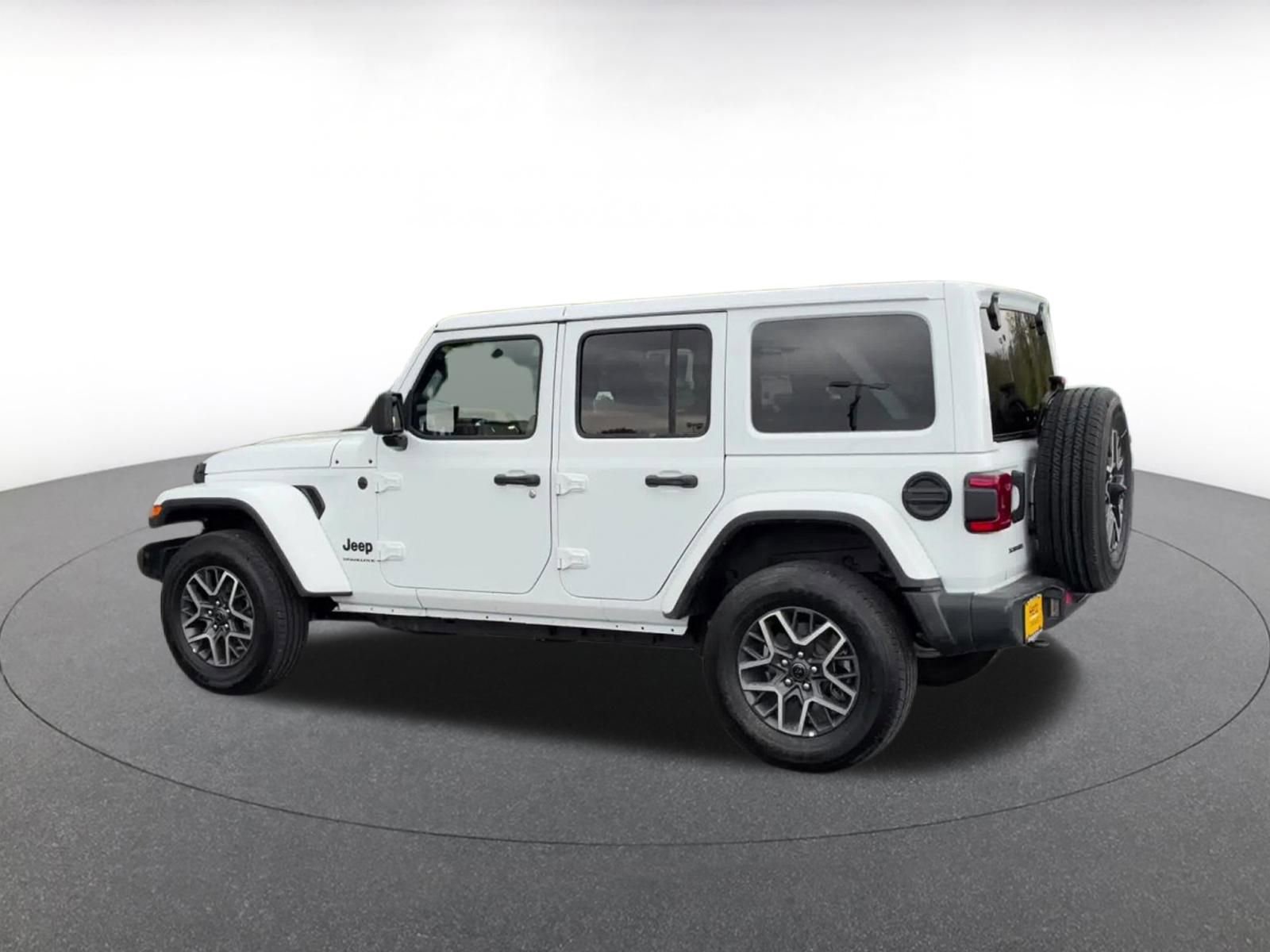 Thumbnail: 2025 Jeep Wrangler - 10