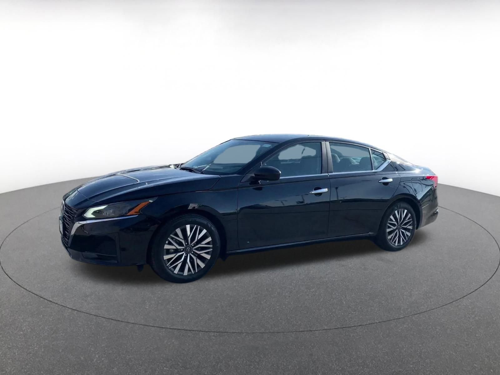 Thumbnail: 2025 Nissan Altima - 8