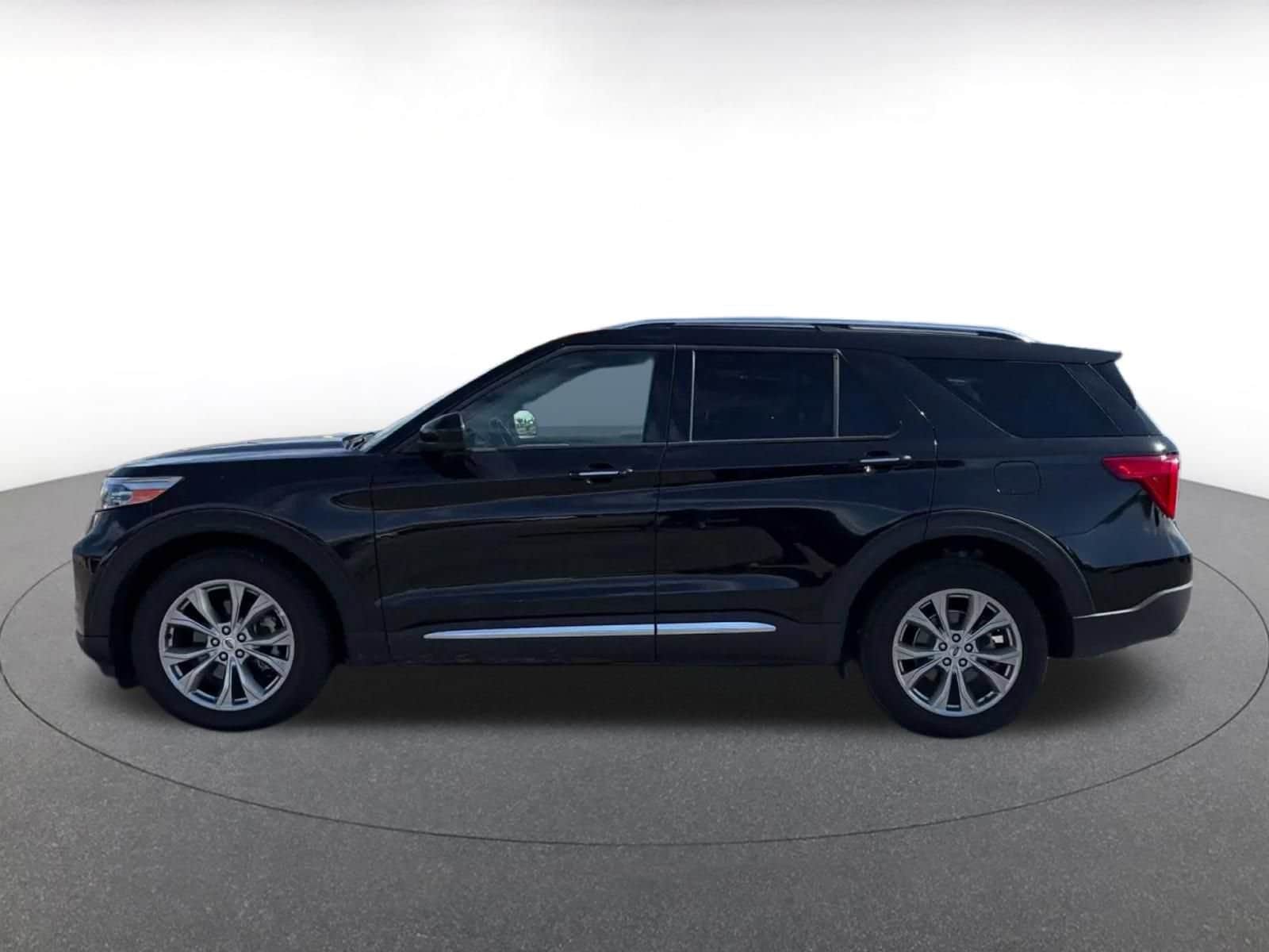 Thumbnail: 2023 Ford Explorer - 8