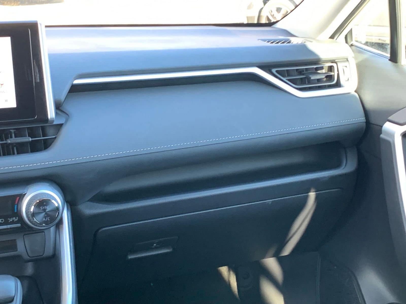 Thumbnail: 2025 Toyota RAV4 - 34