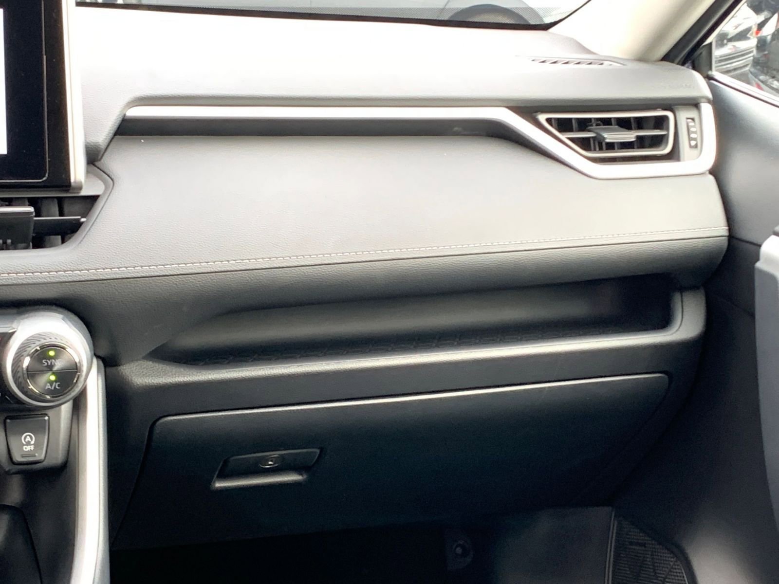 Thumbnail: 2025 Toyota RAV4 - 35