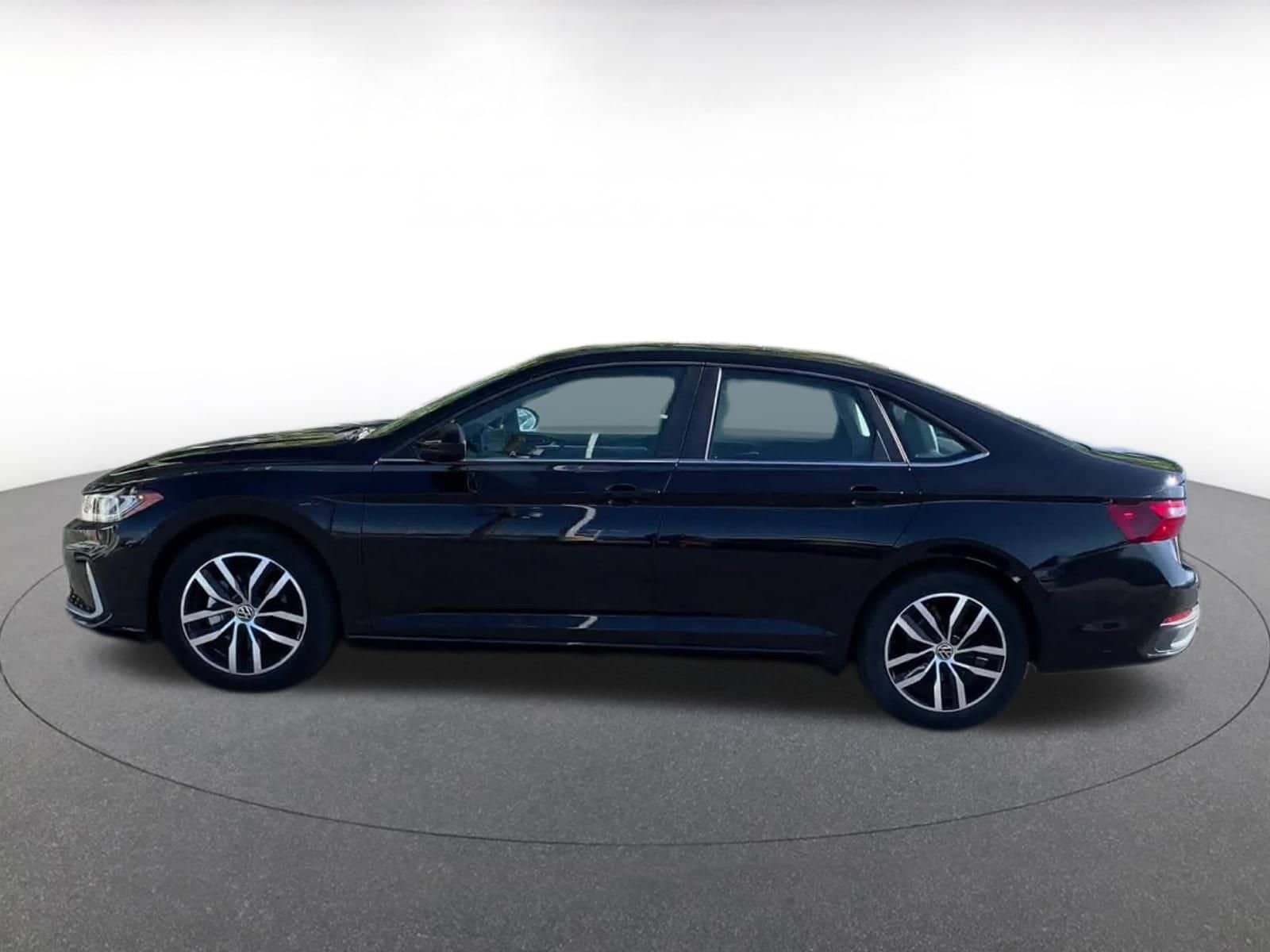 Thumbnail: 2025 Volkswagen Jetta - 9