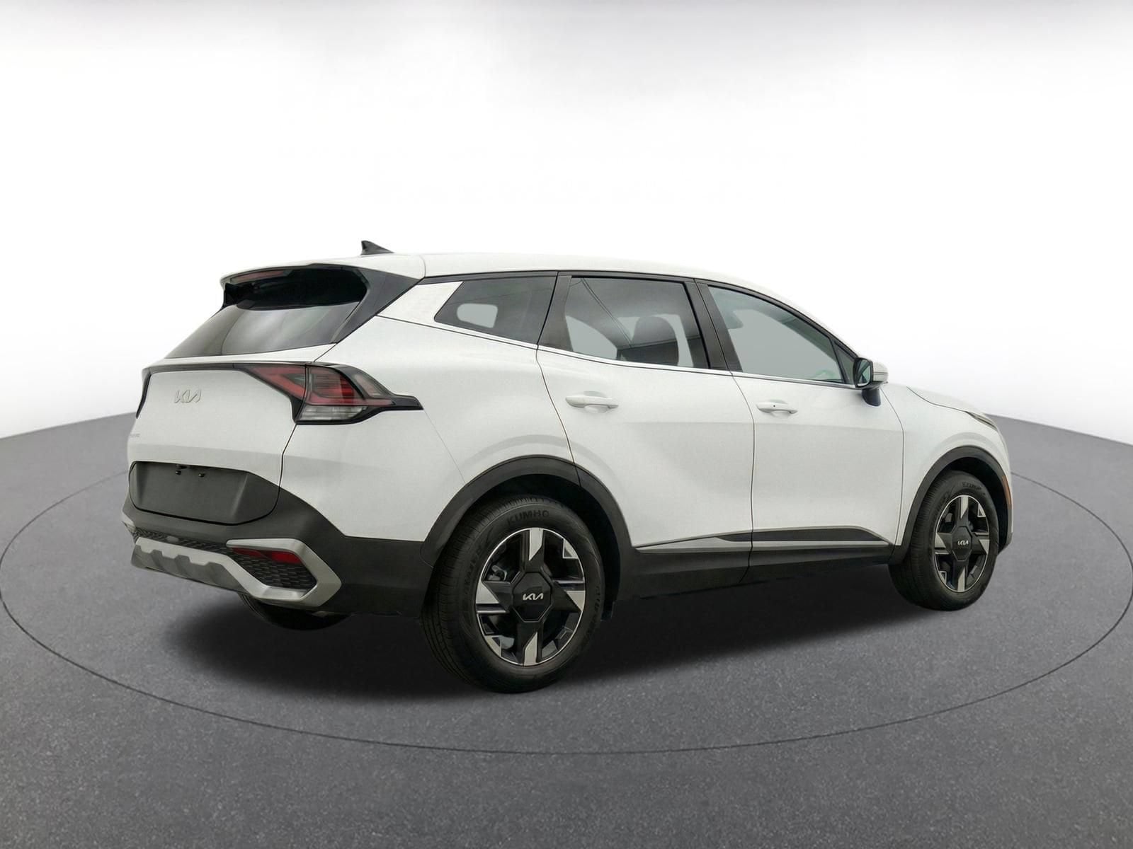 Thumbnail: 2026 Kia Sportage - 8