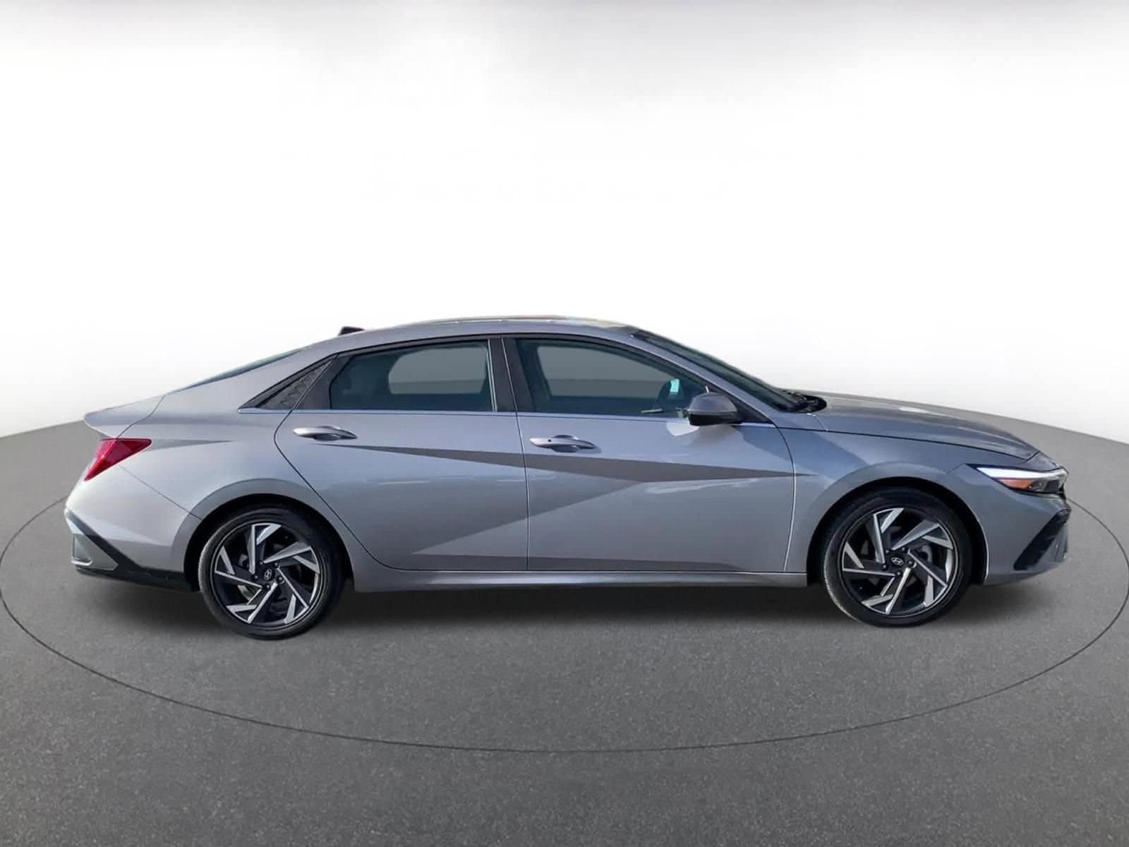 Thumbnail: 2025 Hyundai Elantra - 16