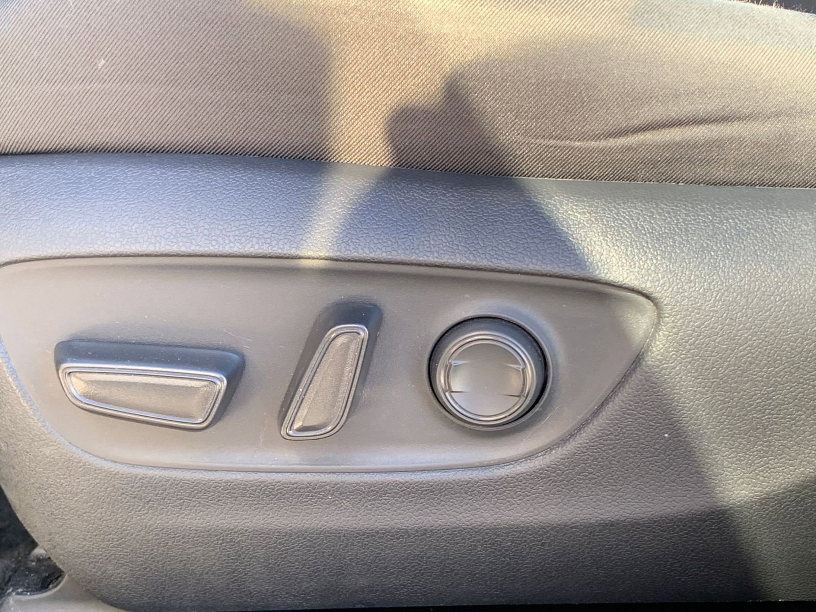 Thumbnail: 2025 Toyota RAV4 - 23