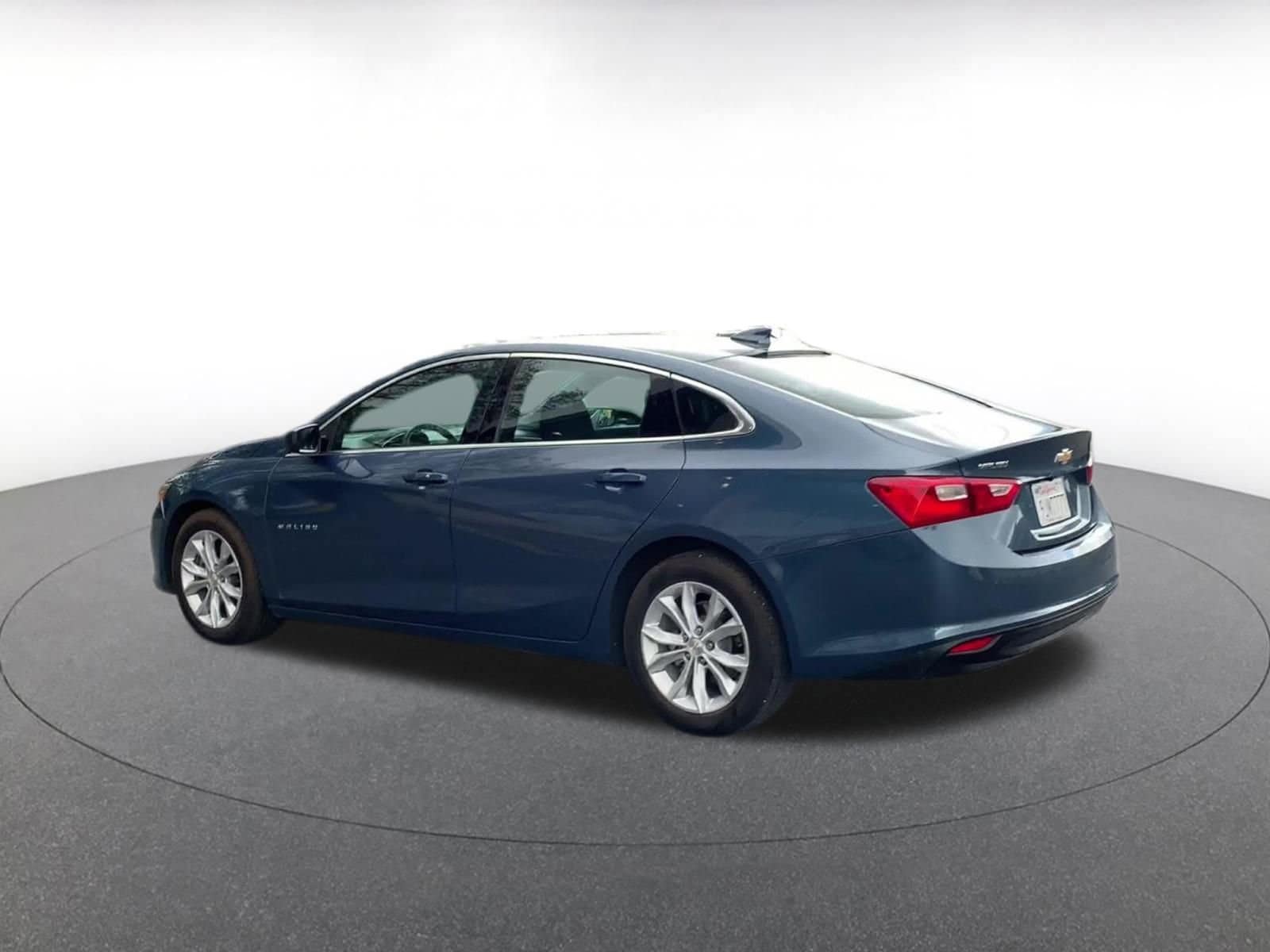 Thumbnail: 2024 Chevrolet Malibu - 10