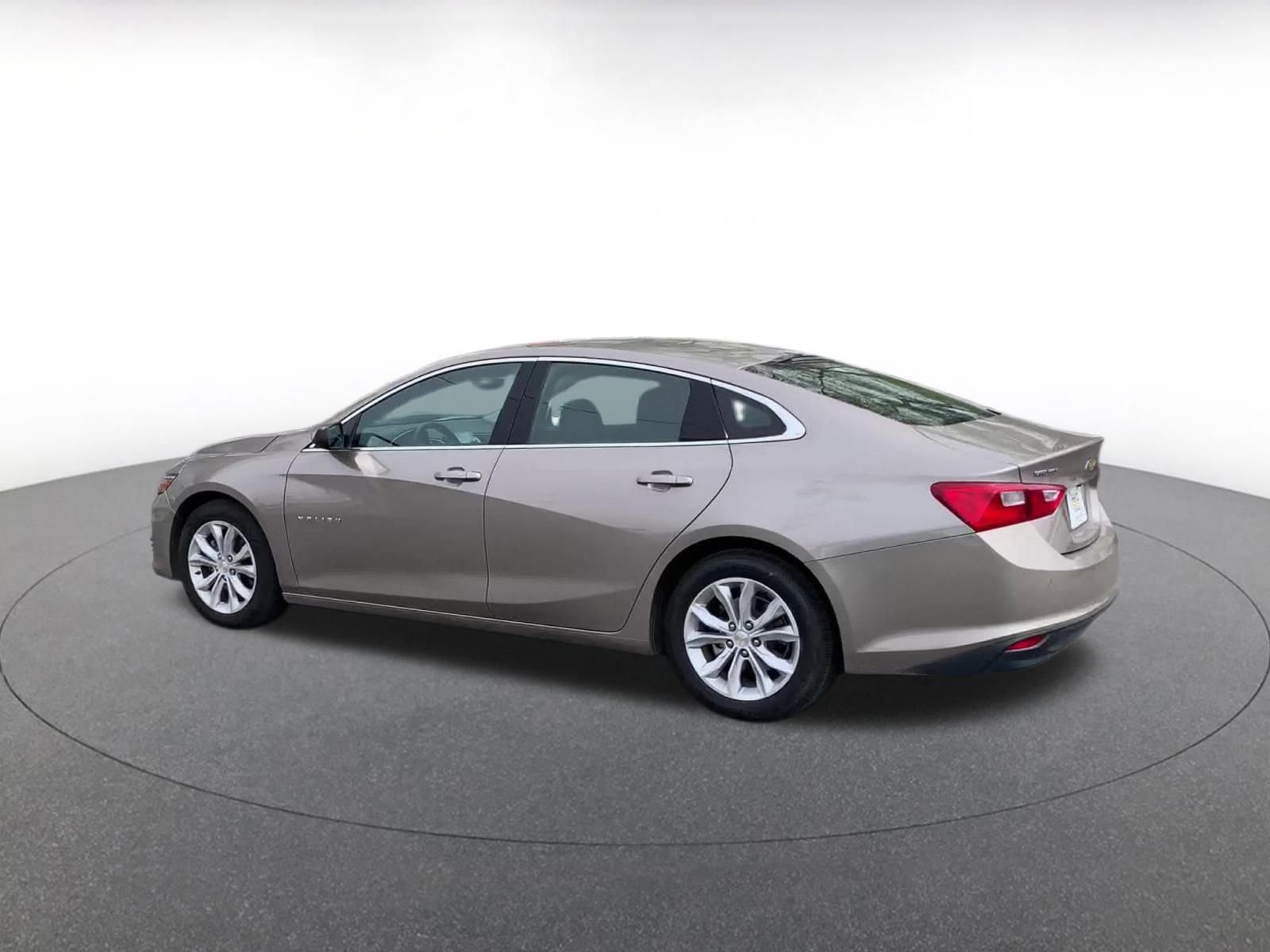 Thumbnail: 2023 Chevrolet Malibu - 10