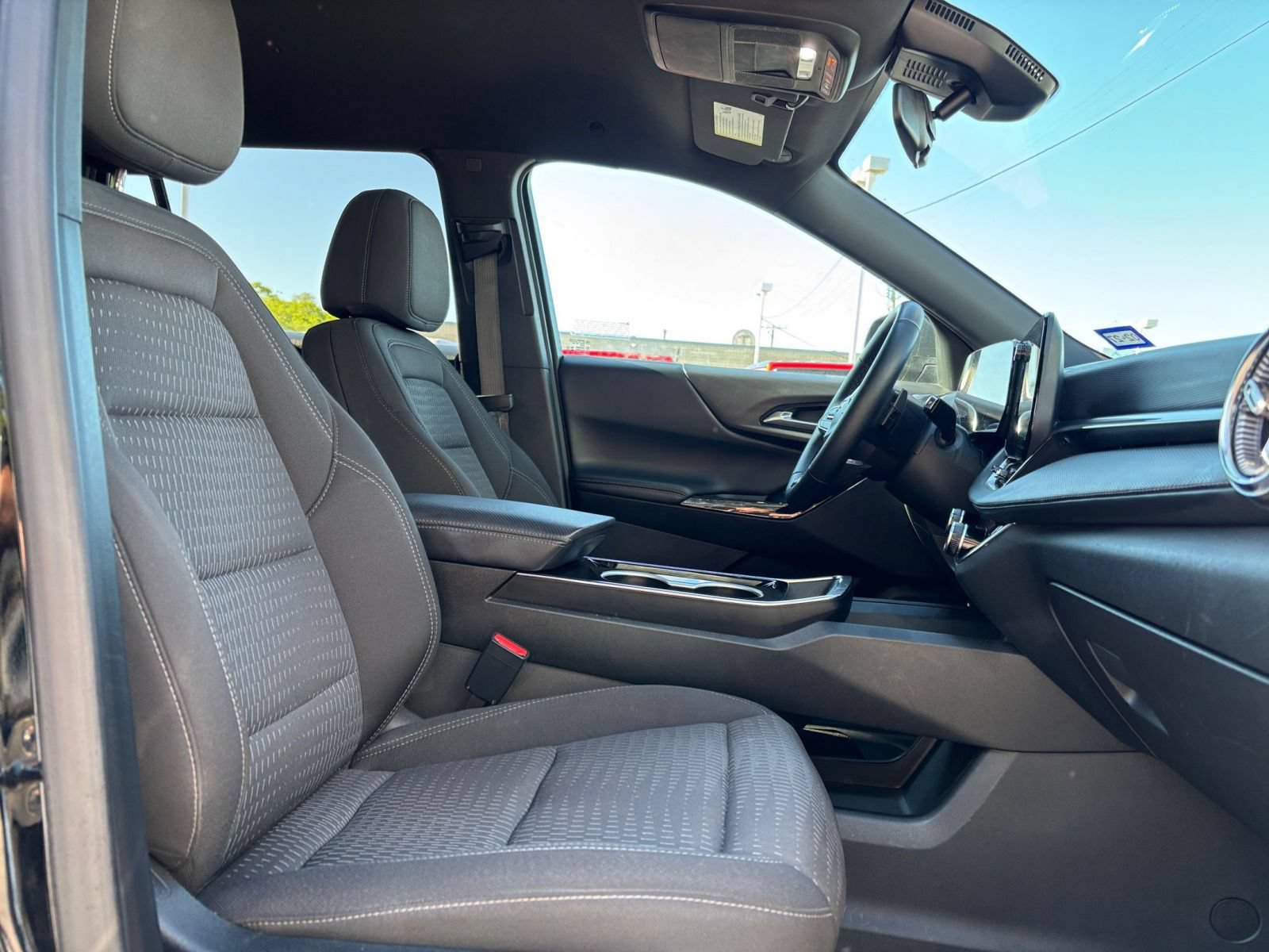 Thumbnail: 2025 Chevrolet Equinox - 32