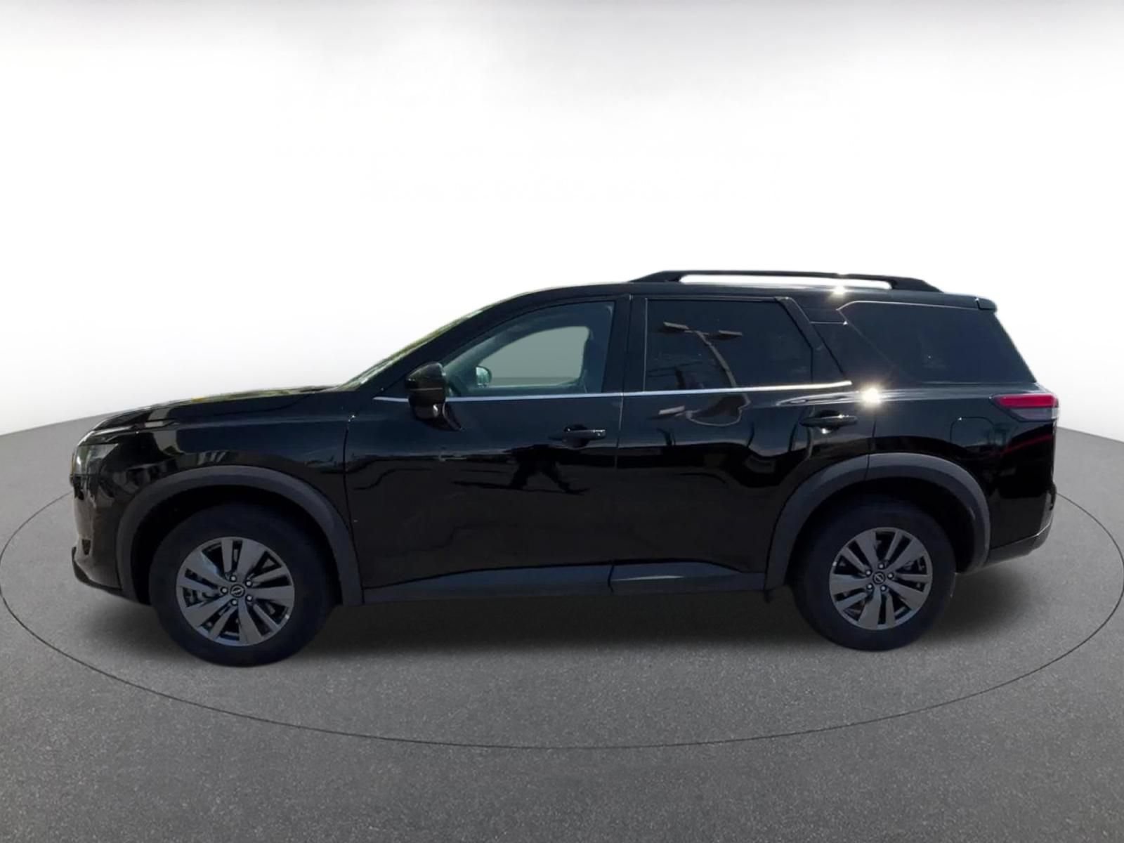 Thumbnail: 2025 Nissan Pathfinder - 8