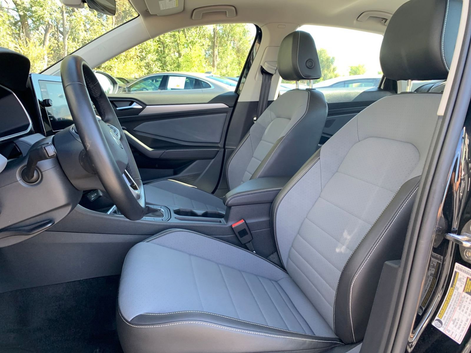 Thumbnail: 2025 Volkswagen Jetta - 25