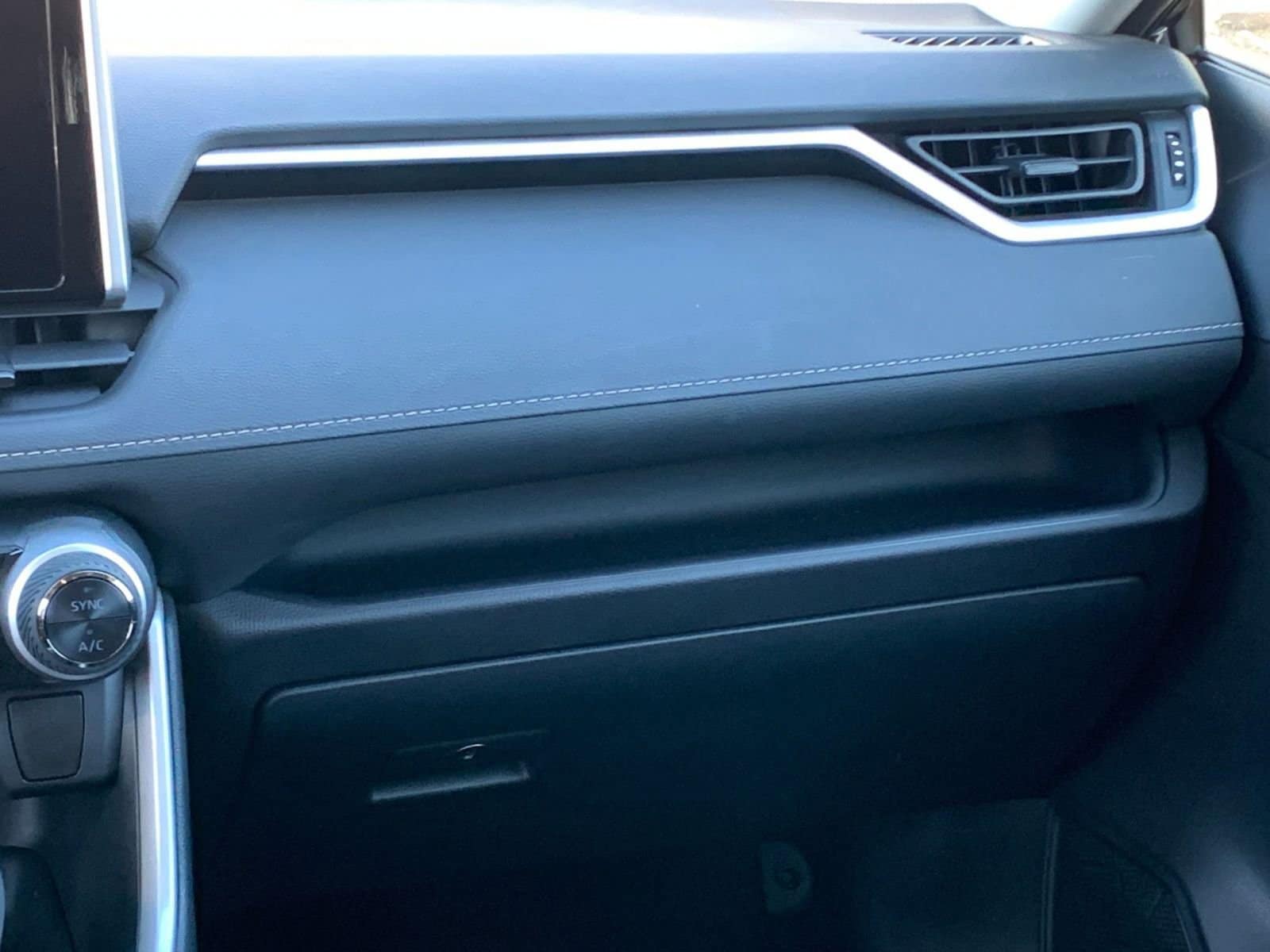 Thumbnail: 2025 Toyota RAV4 - 34