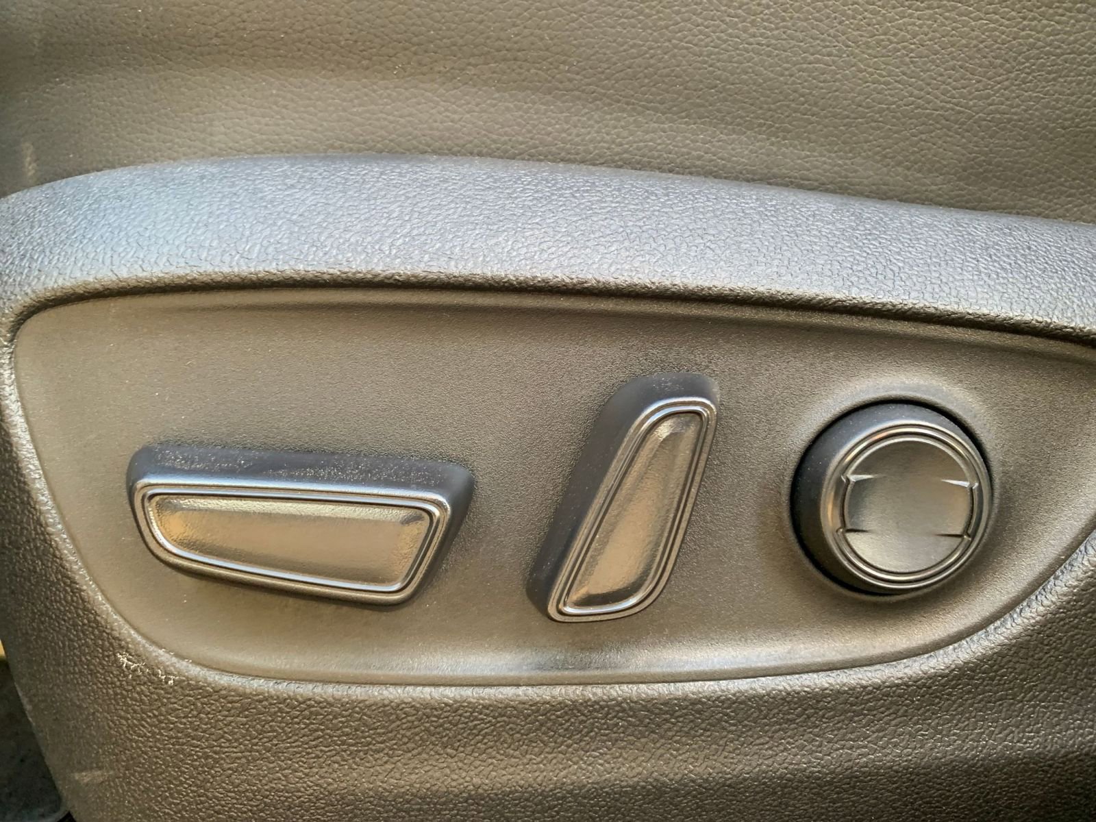 Thumbnail: 2025 Toyota Highlander - 25