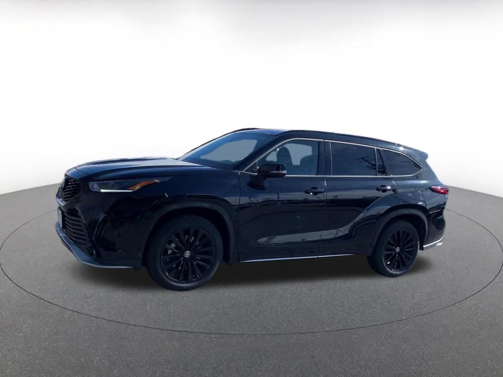 Thumbnail: 2025 Toyota Highlander - 8