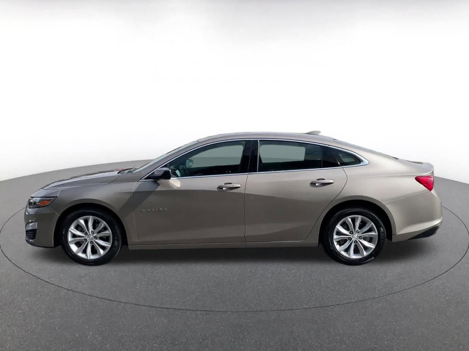Thumbnail: 2024 Chevrolet Malibu - 9