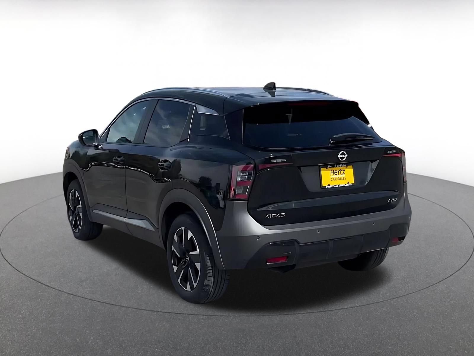 Thumbnail: 2026 Nissan Kicks - 10
