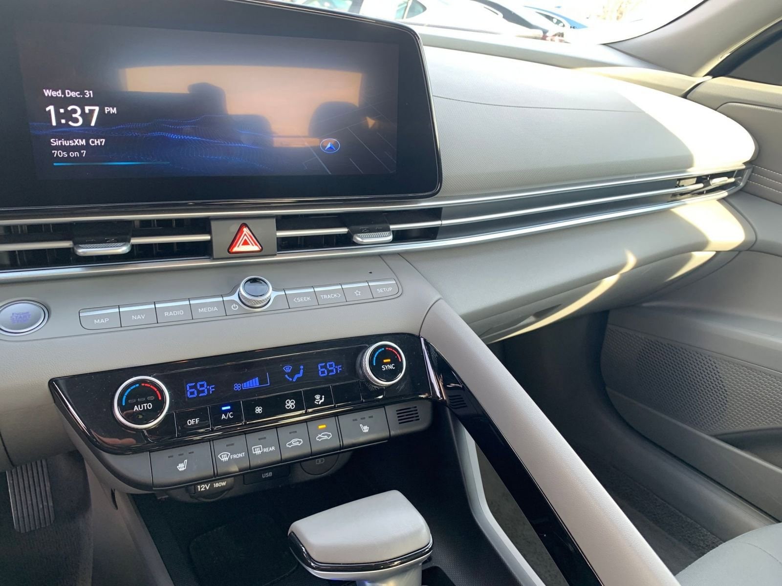 Thumbnail: 2025 Hyundai Elantra - 18