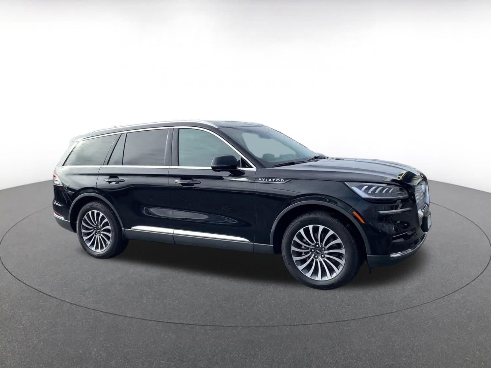Thumbnail: 2024 Lincoln Aviator - 2