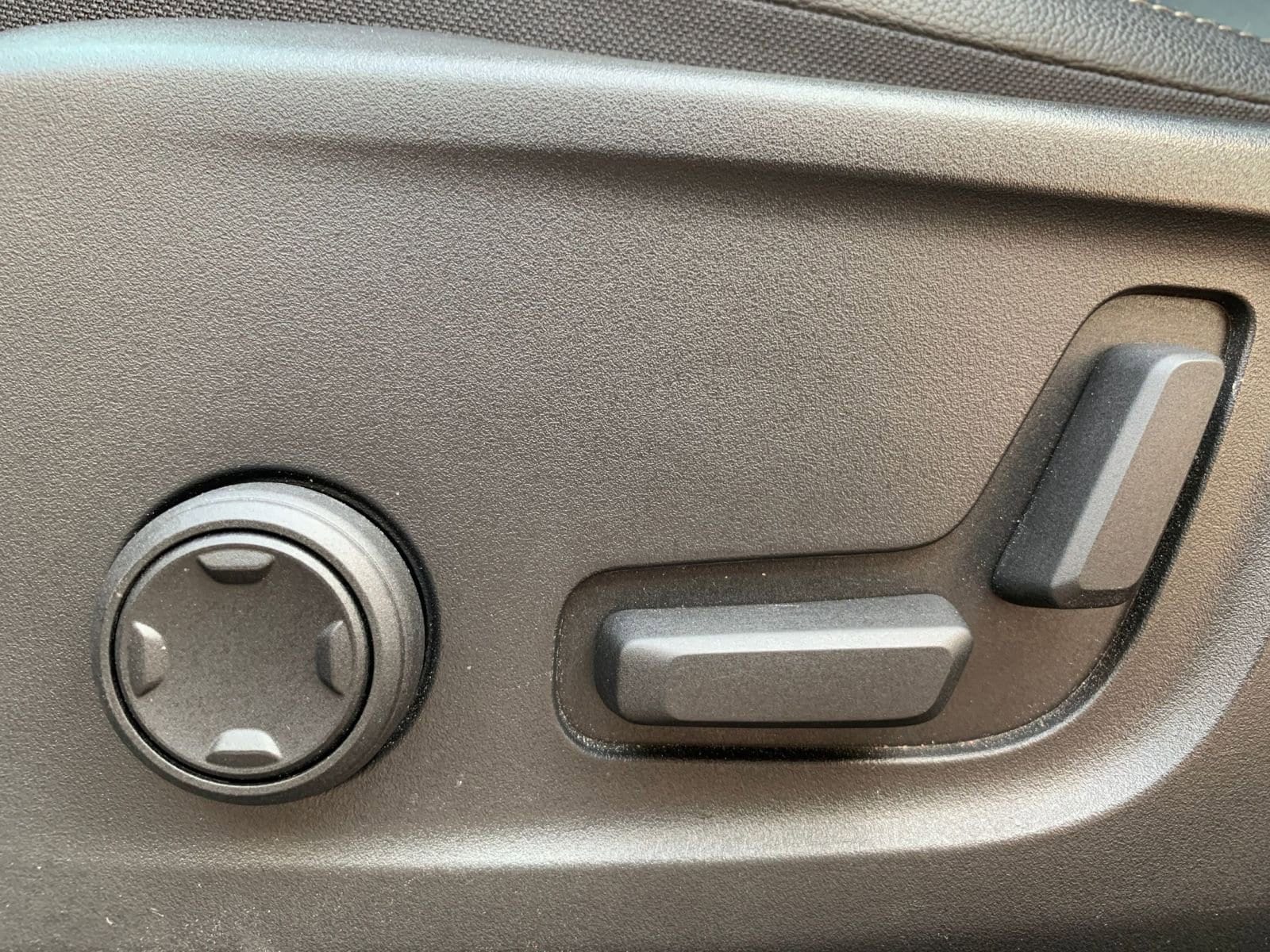 Thumbnail: 2024 Volvo XC40 - 23