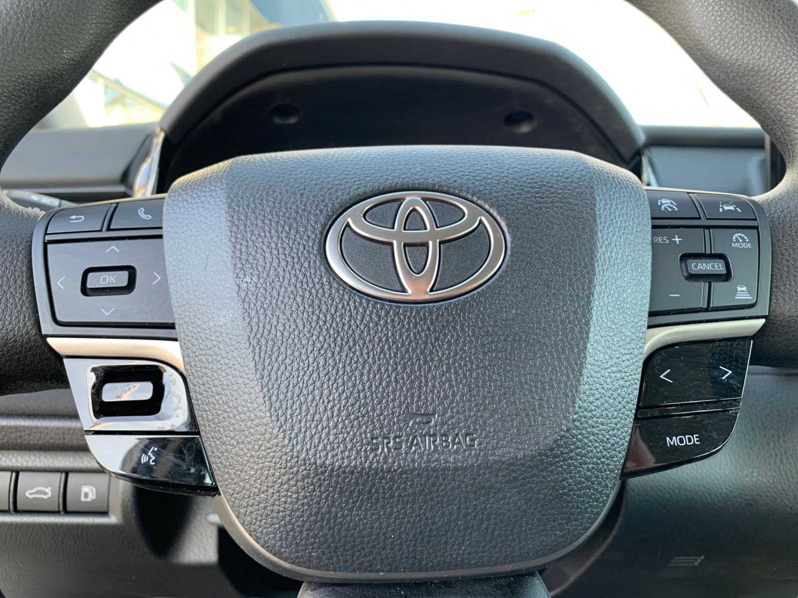 Thumbnail: 2025 Toyota Camry - 27