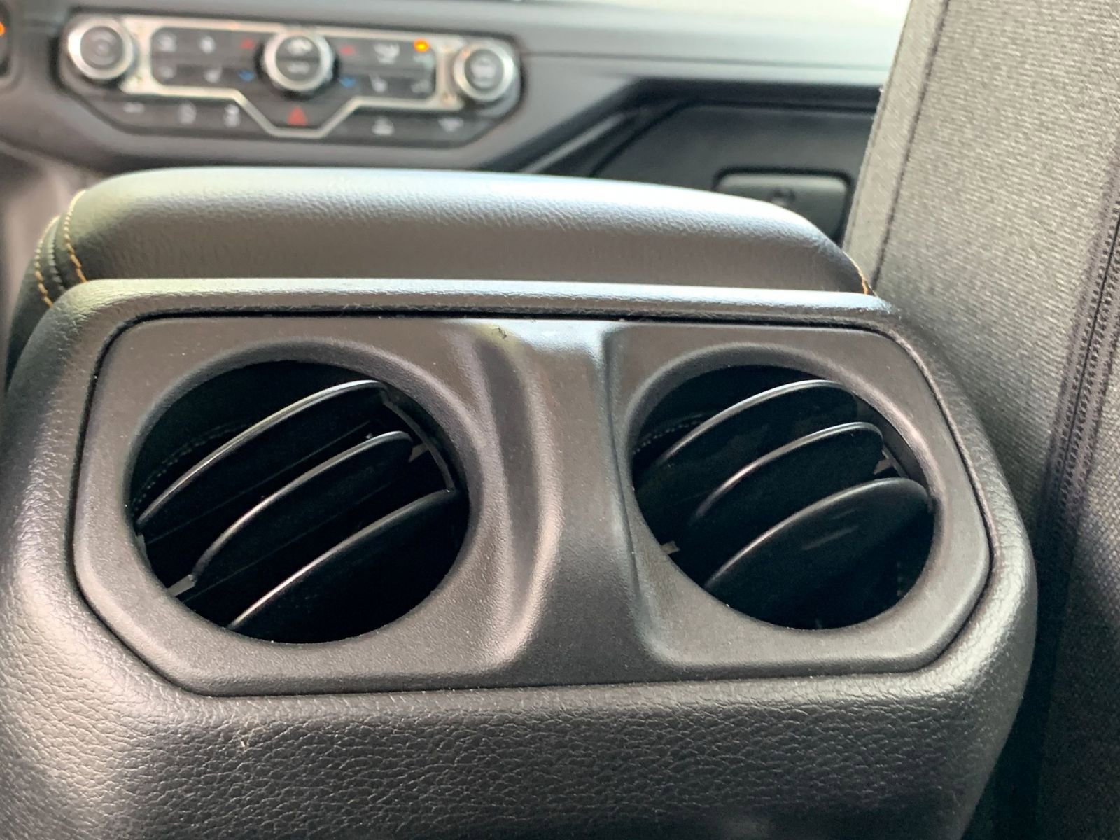 Thumbnail: 2025 Jeep Wrangler - 23