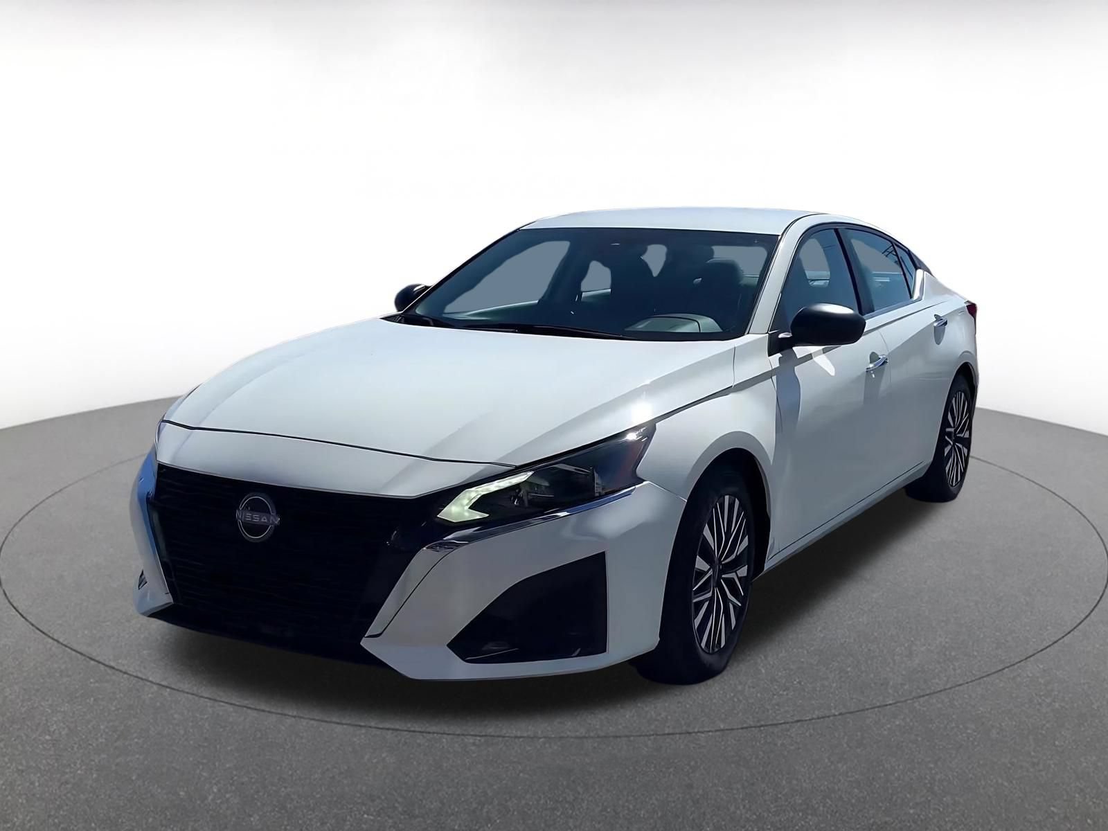 Thumbnail: 2025 Nissan Altima - 6