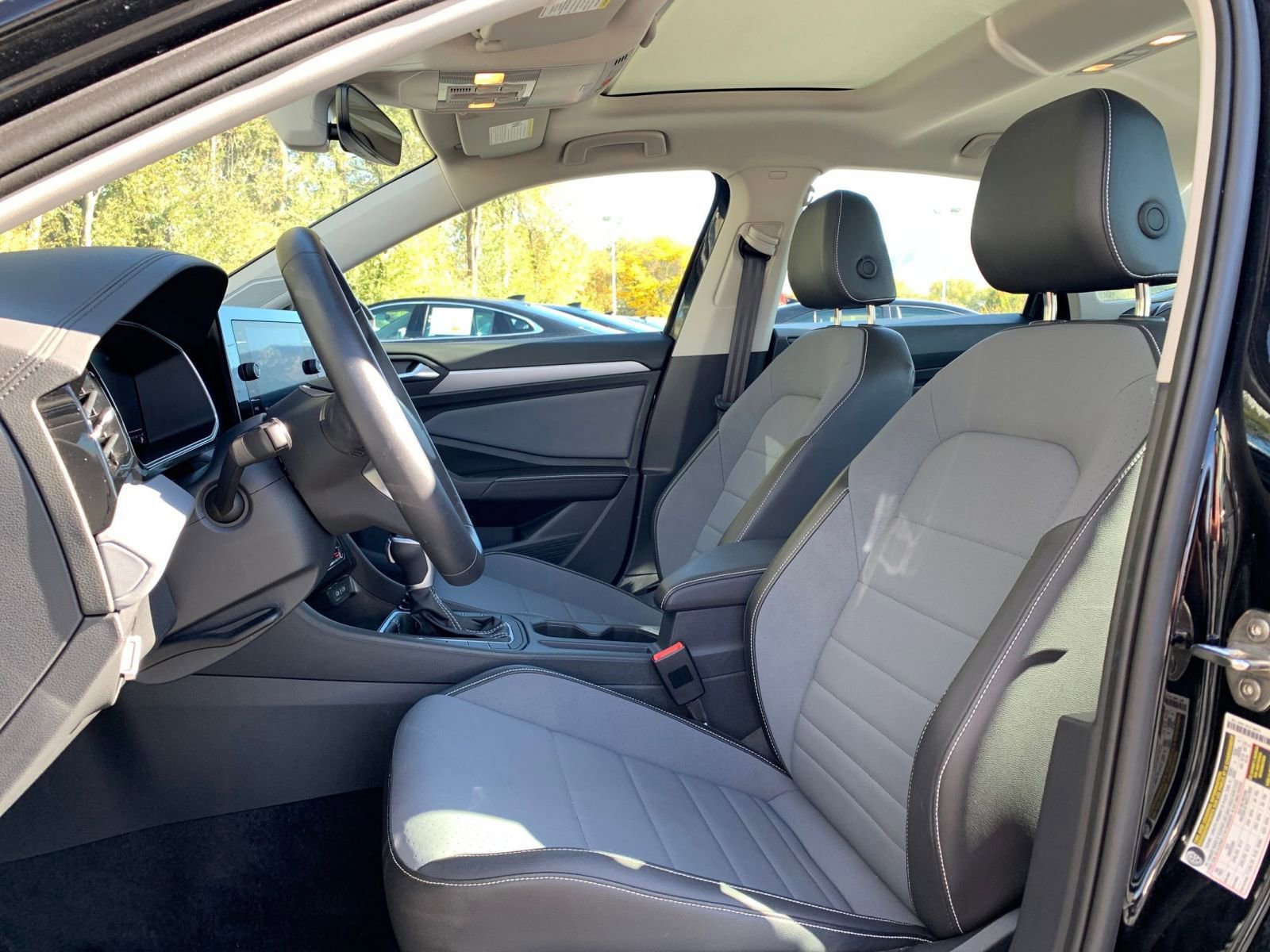 Thumbnail: 2025 Volkswagen Jetta - 25