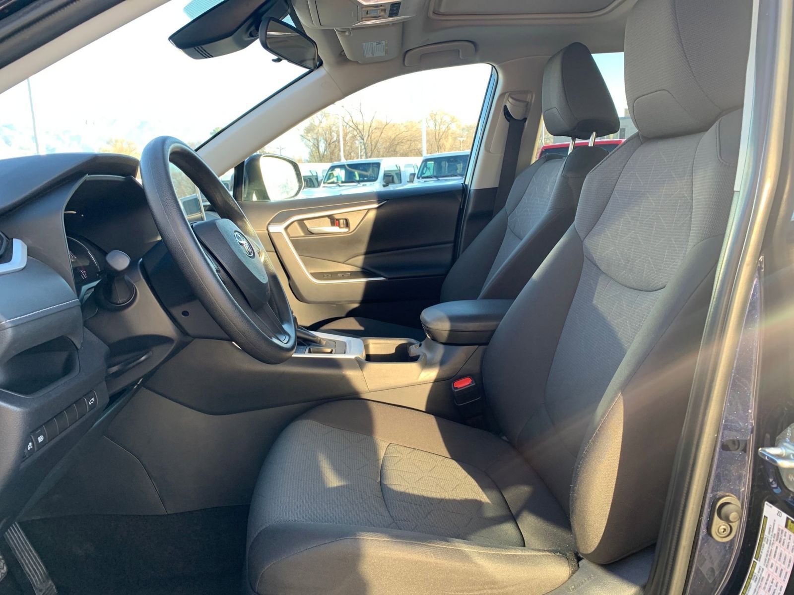 Thumbnail: 2025 Toyota RAV4 - 27