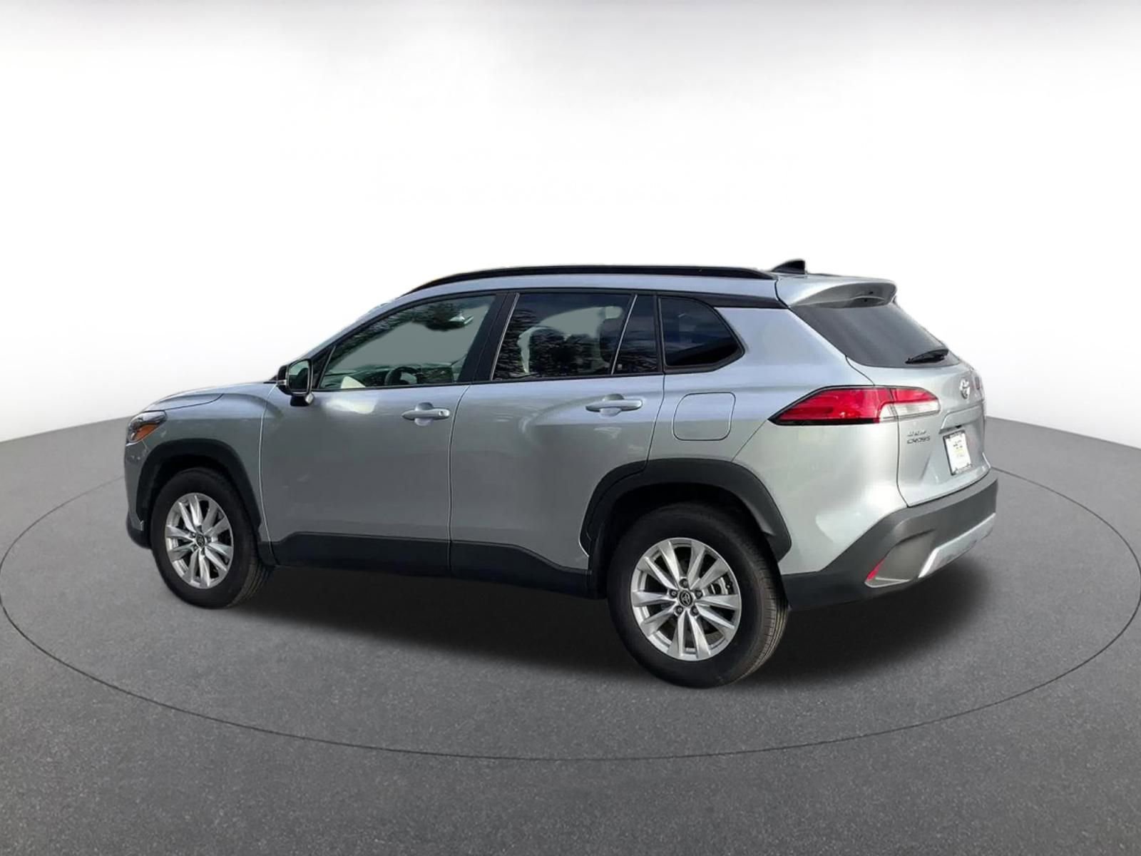 Thumbnail: 2025 Toyota Corolla Cross - 10