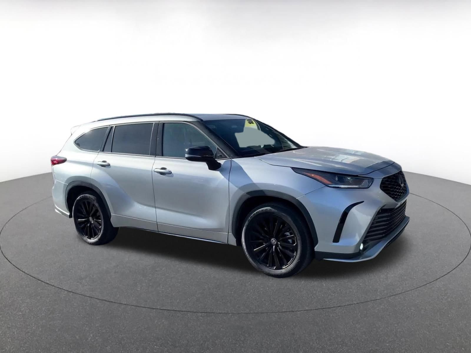Thumbnail: 2025 Toyota Highlander - 2