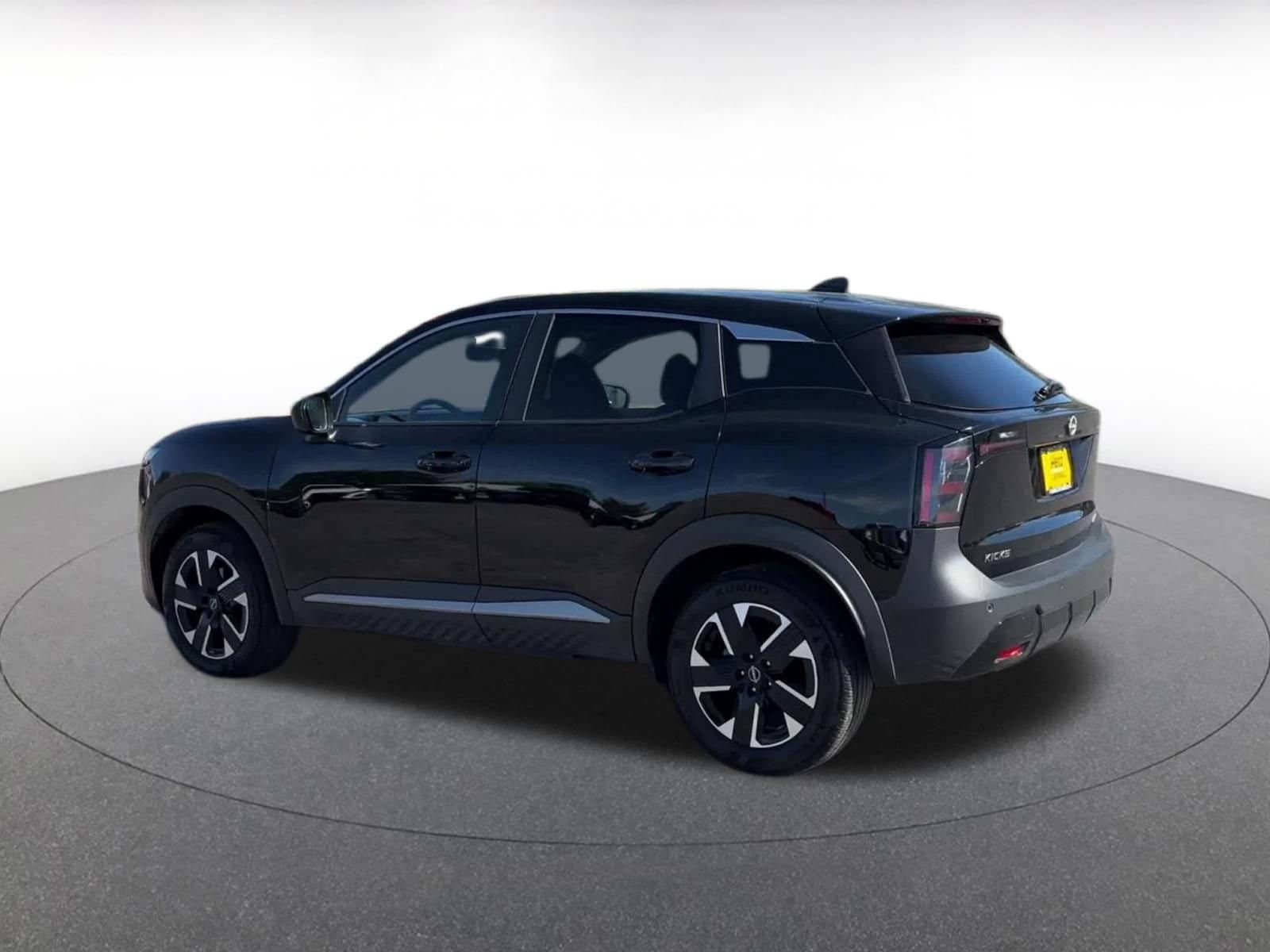 Thumbnail: 2025 Nissan Kicks - 8