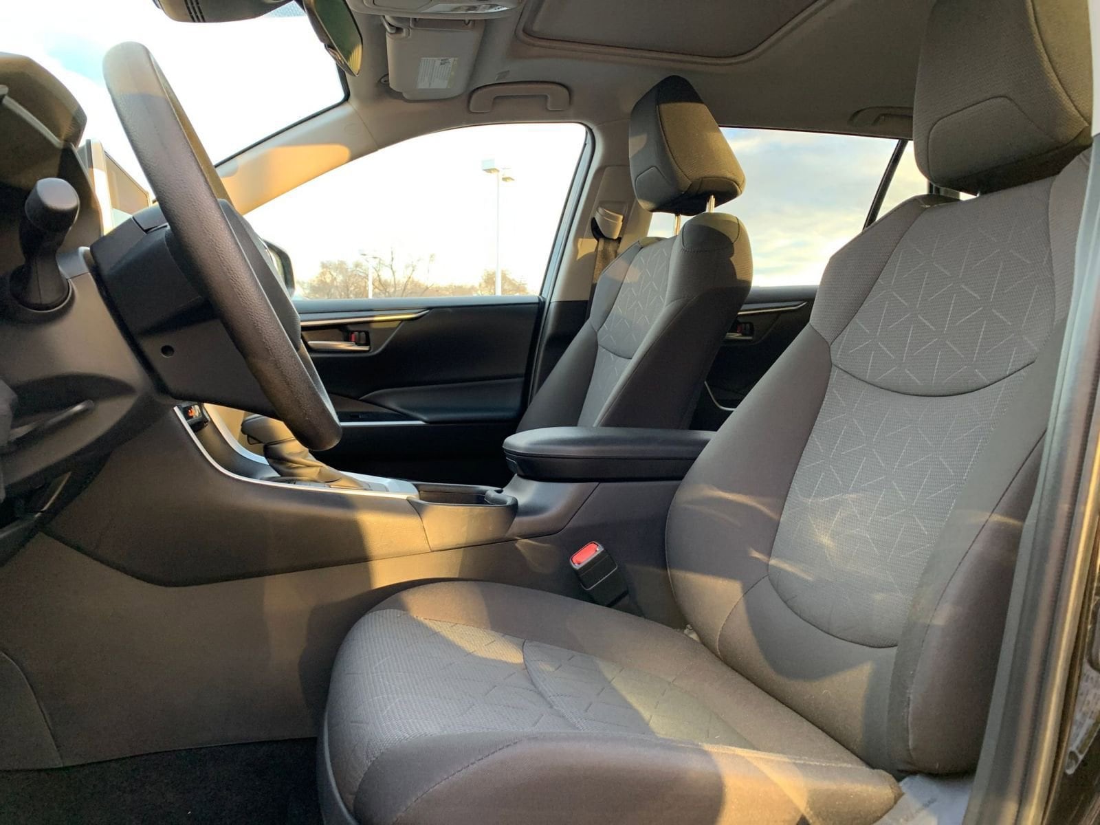 Thumbnail: 2025 Toyota RAV4 - 27