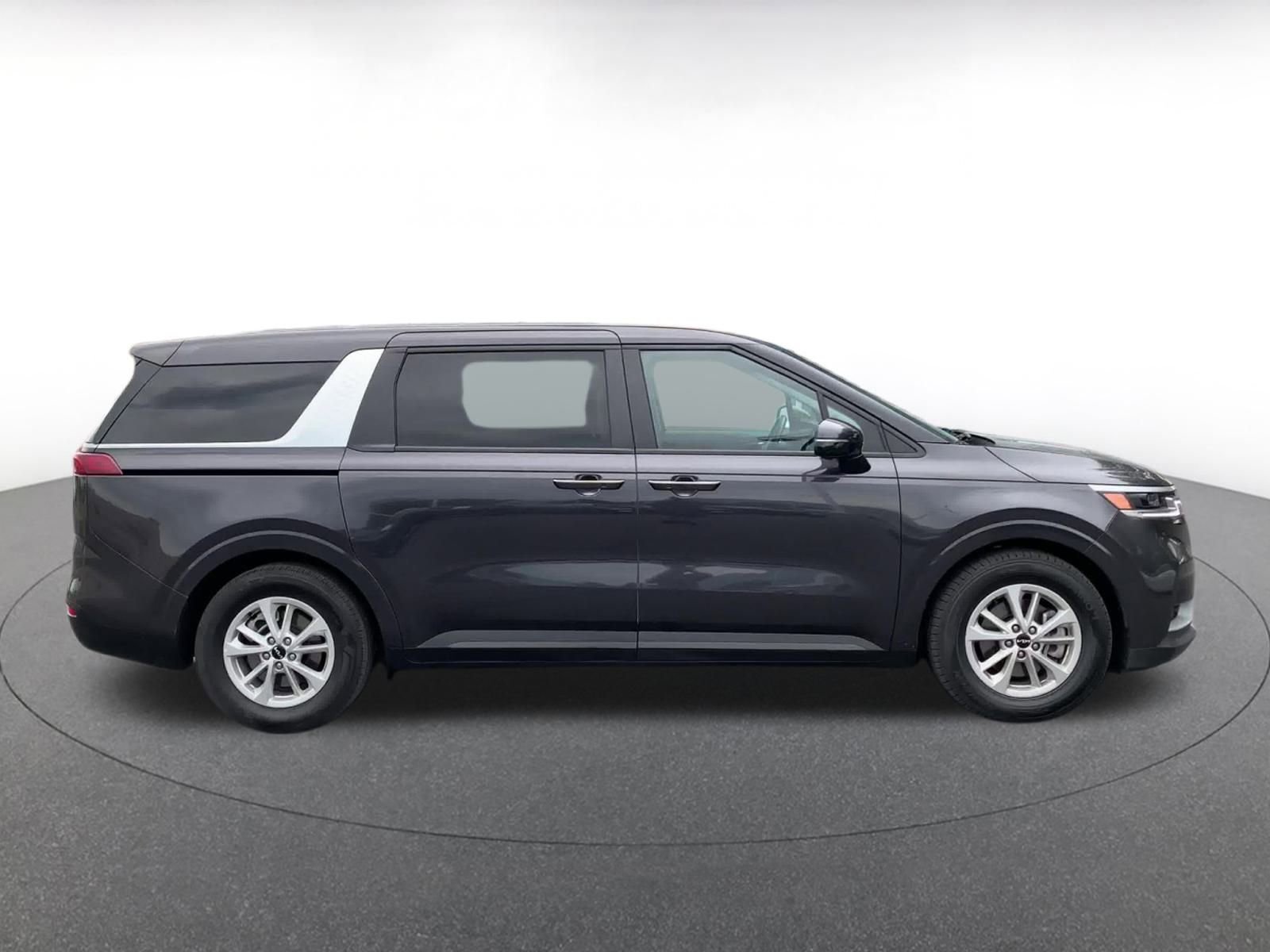 Thumbnail: 2024 Kia Carnival - 16