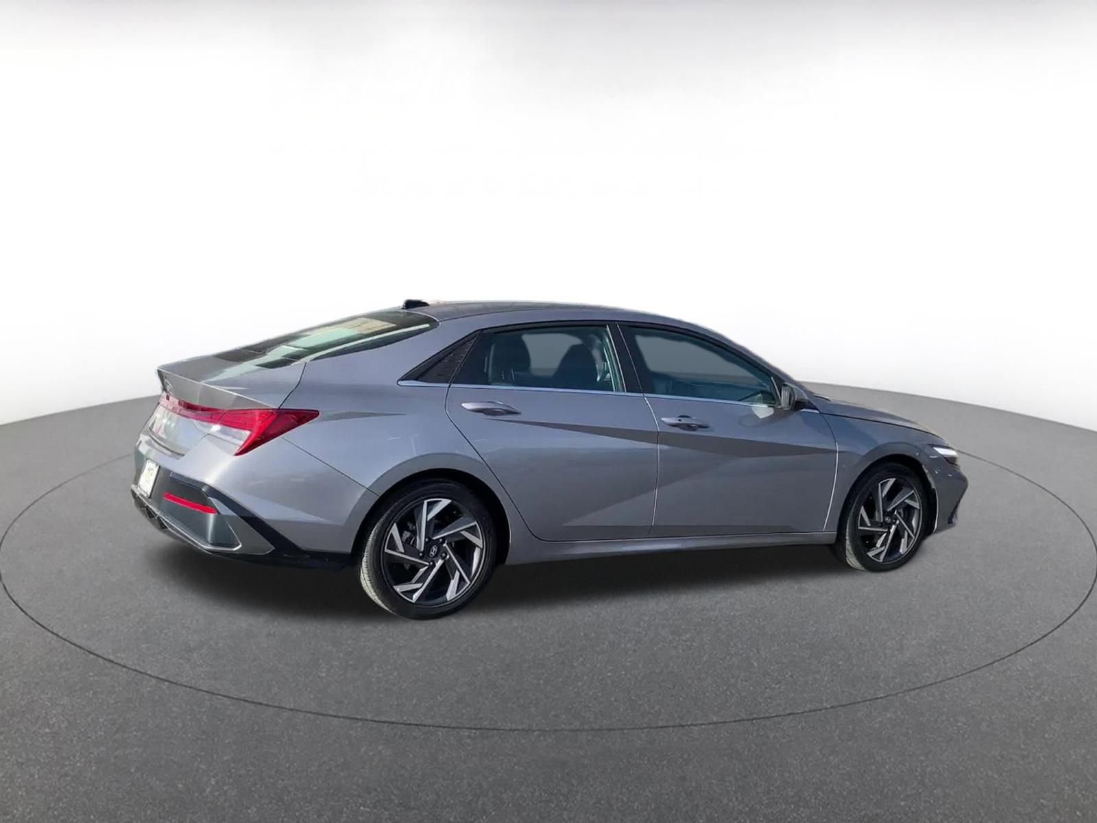 Thumbnail: 2025 Hyundai Elantra - 15