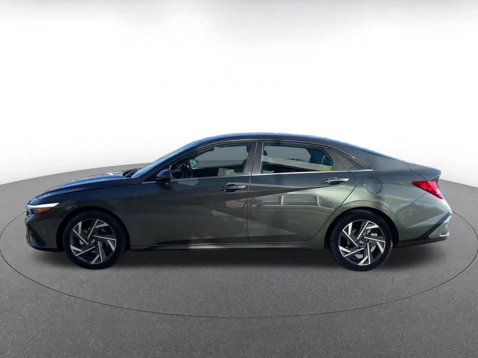 Thumbnail: 2025 Hyundai Elantra - 9