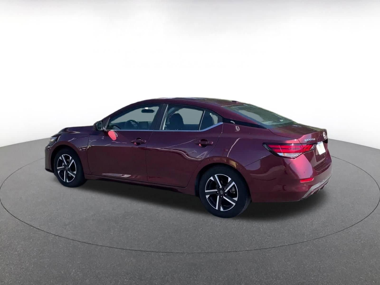 Thumbnail: 2024 Nissan Sentra - 10