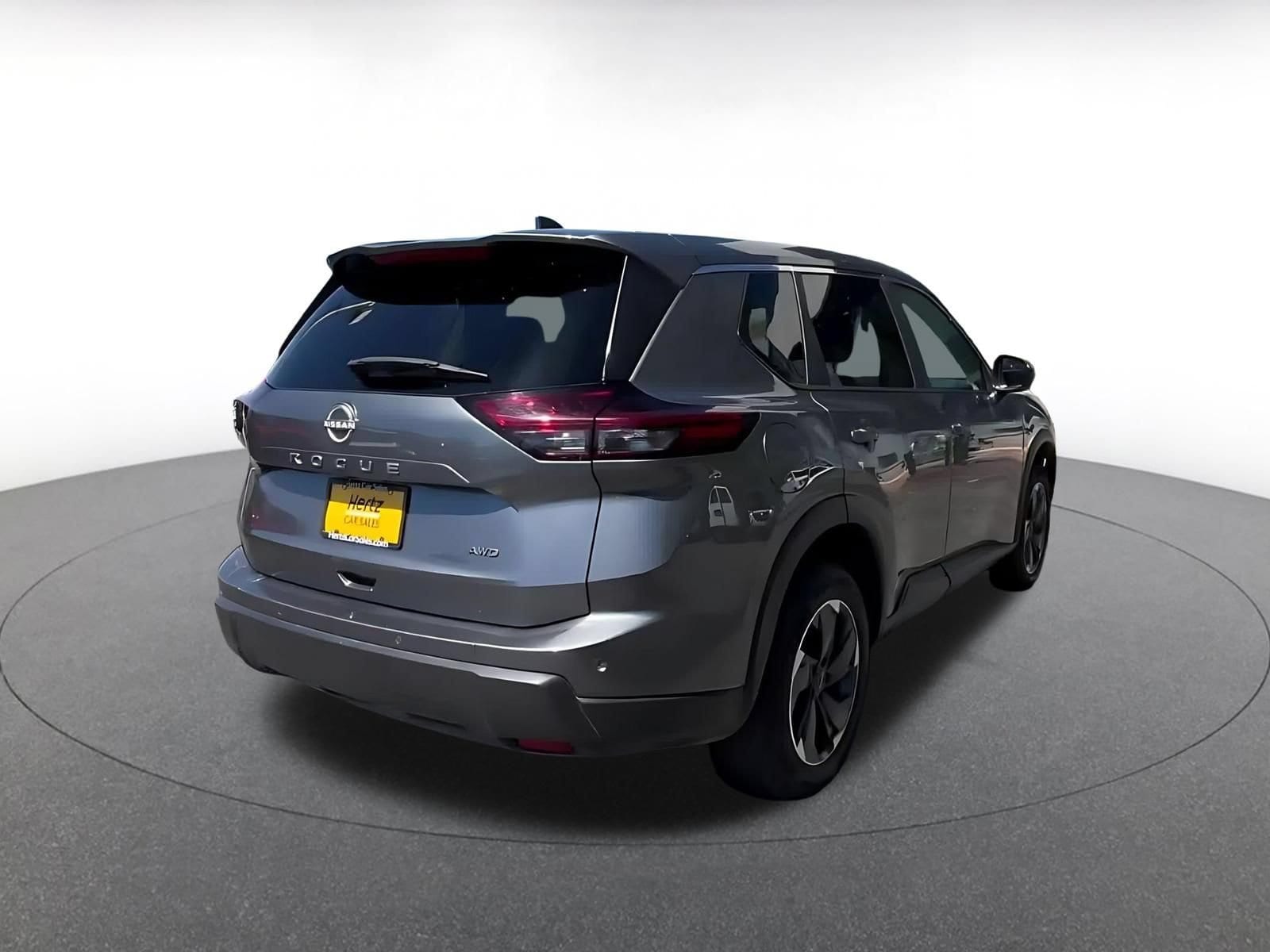 Thumbnail: 2025 Nissan Rogue - 10