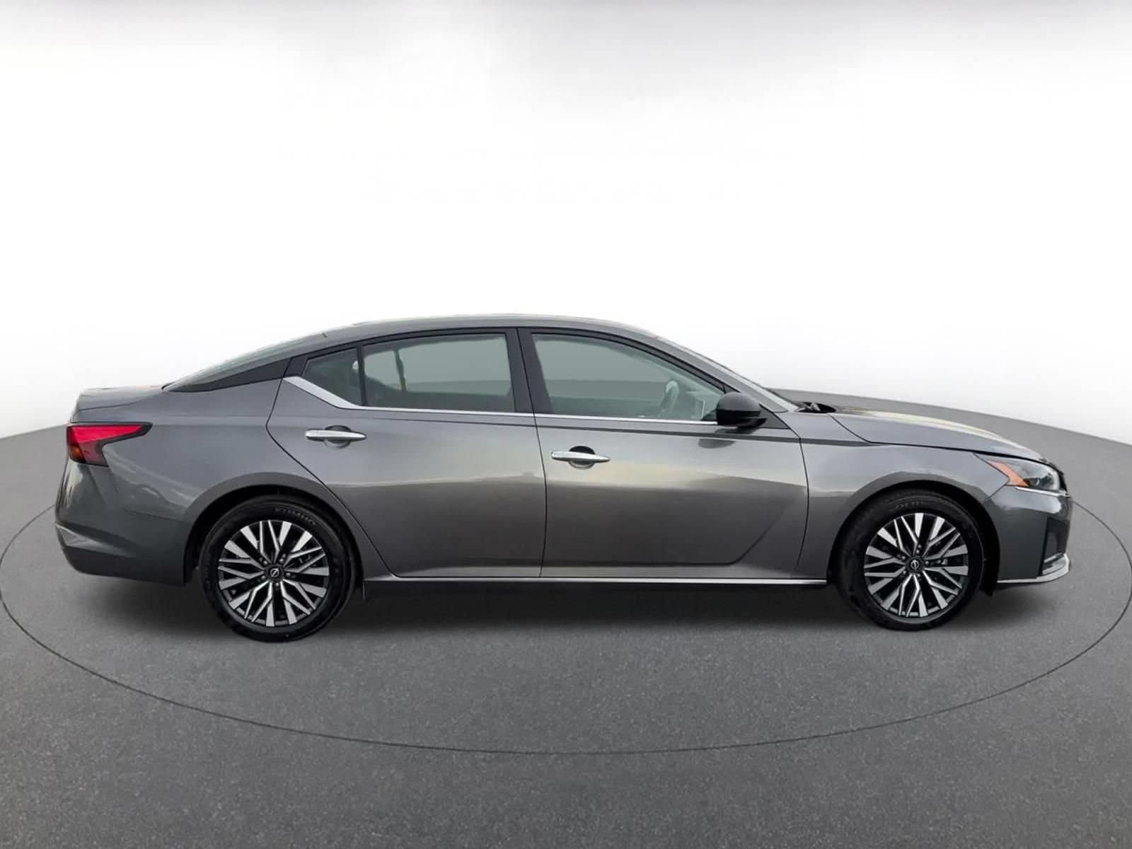 Thumbnail: 2025 Nissan Altima - 13