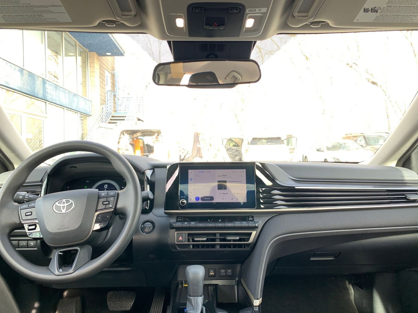 Thumbnail: 2025 Toyota Camry - 32