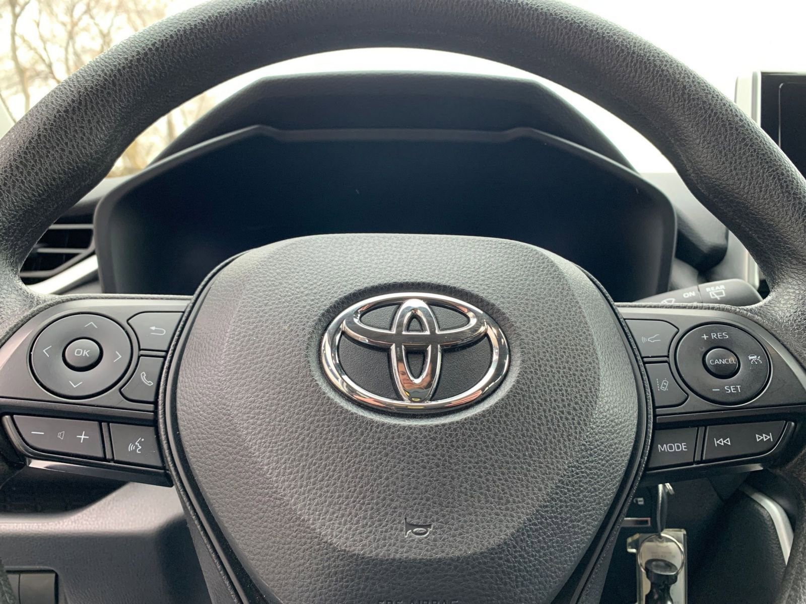 Thumbnail: 2025 Toyota RAV4 - 27