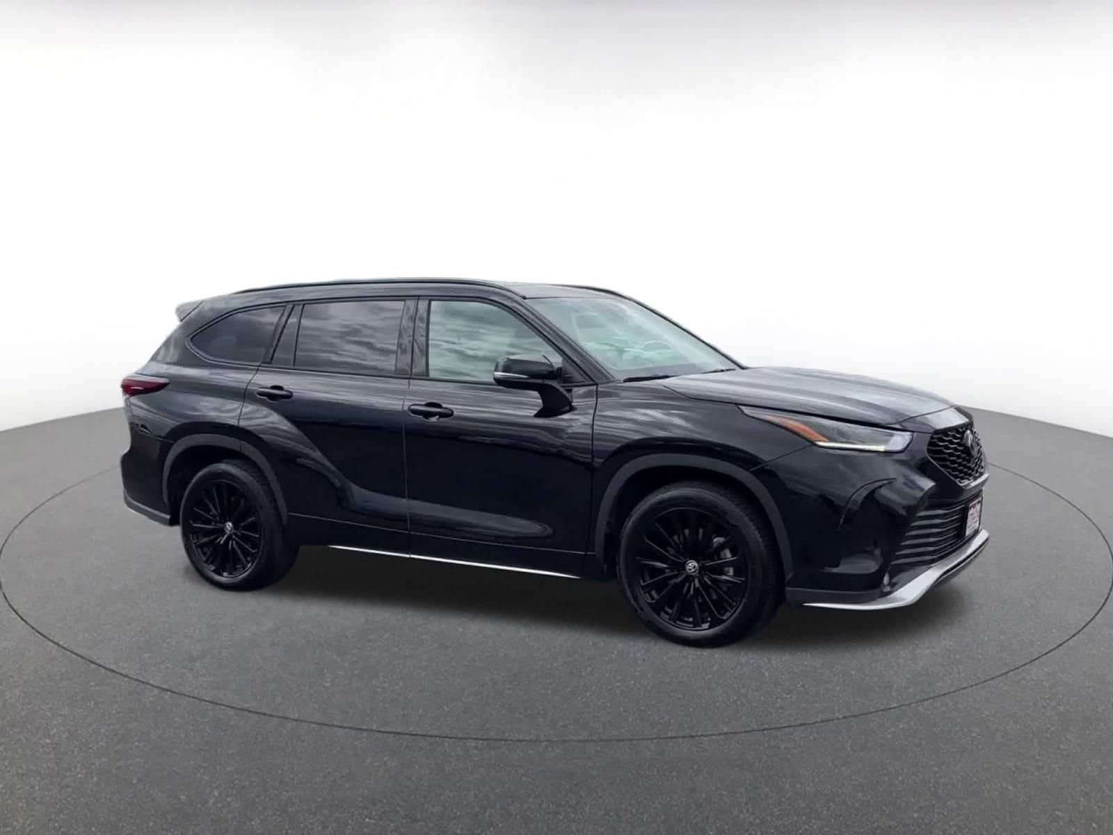 Thumbnail: 2025 Toyota Highlander - 2