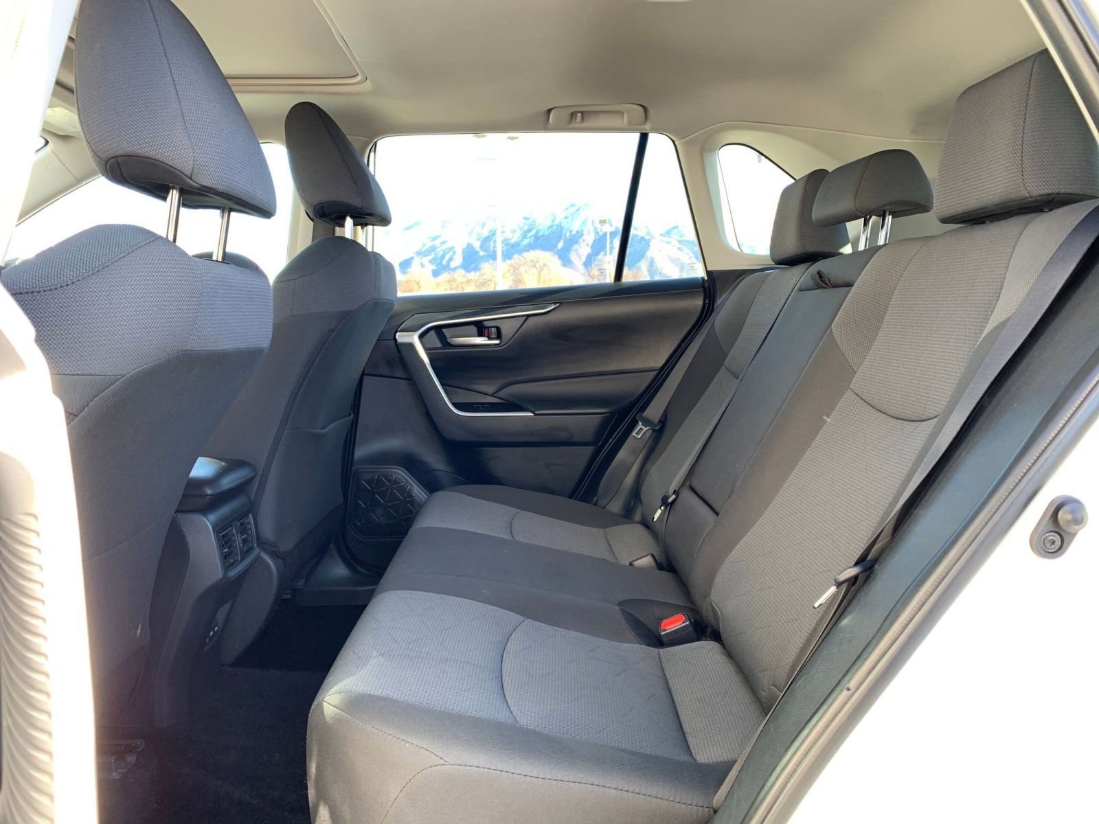 Thumbnail: 2025 Toyota RAV4 - 27