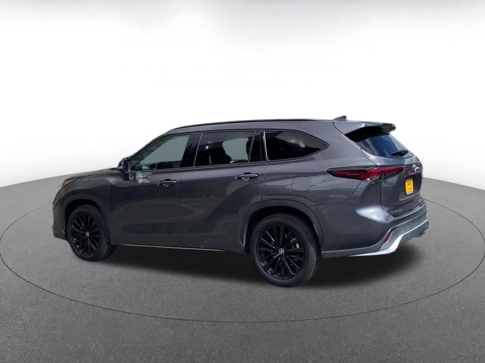 Thumbnail: 2025 Toyota Highlander - 8