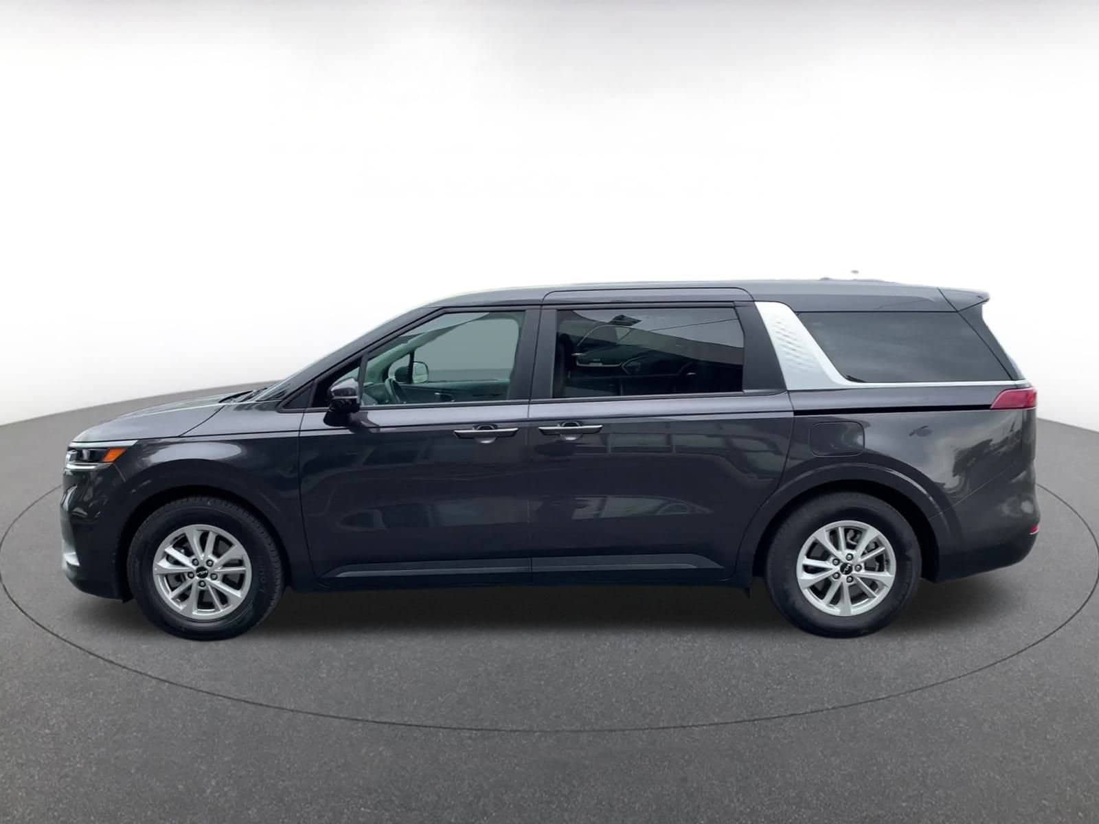 Thumbnail: 2024 Kia Carnival - 8