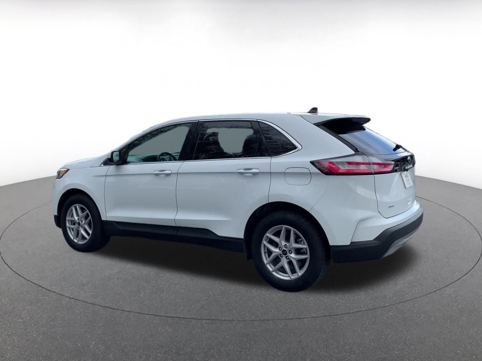 Thumbnail: 2024 Ford Edge - 10