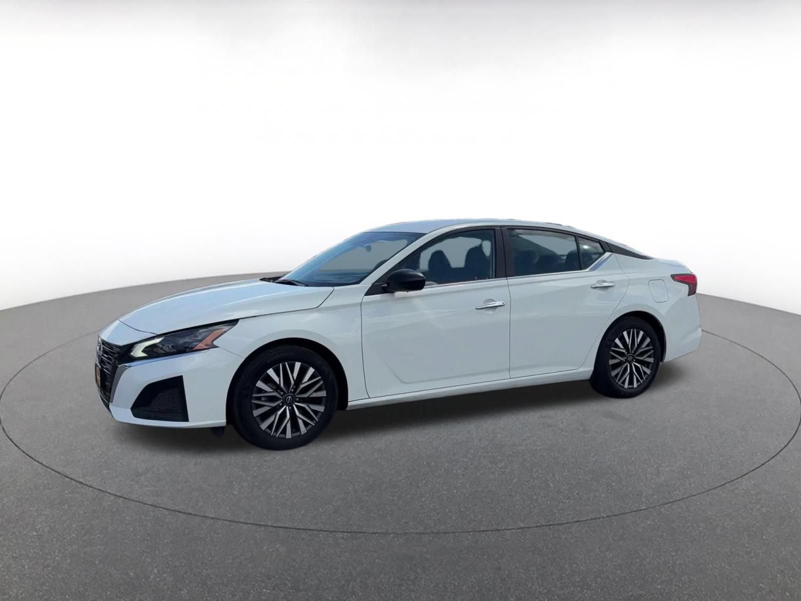 Thumbnail: 2025 Nissan Altima - 6