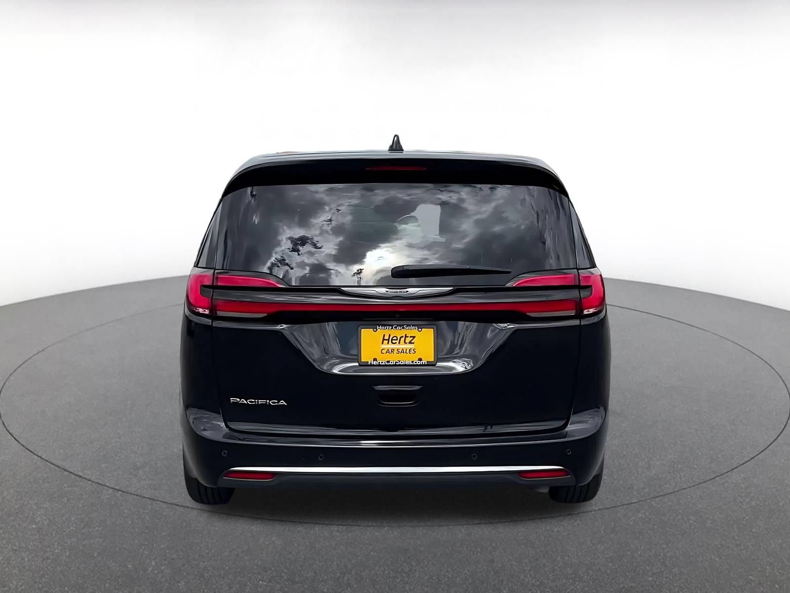 Thumbnail: 2024 Chrysler Pacifica - 12
