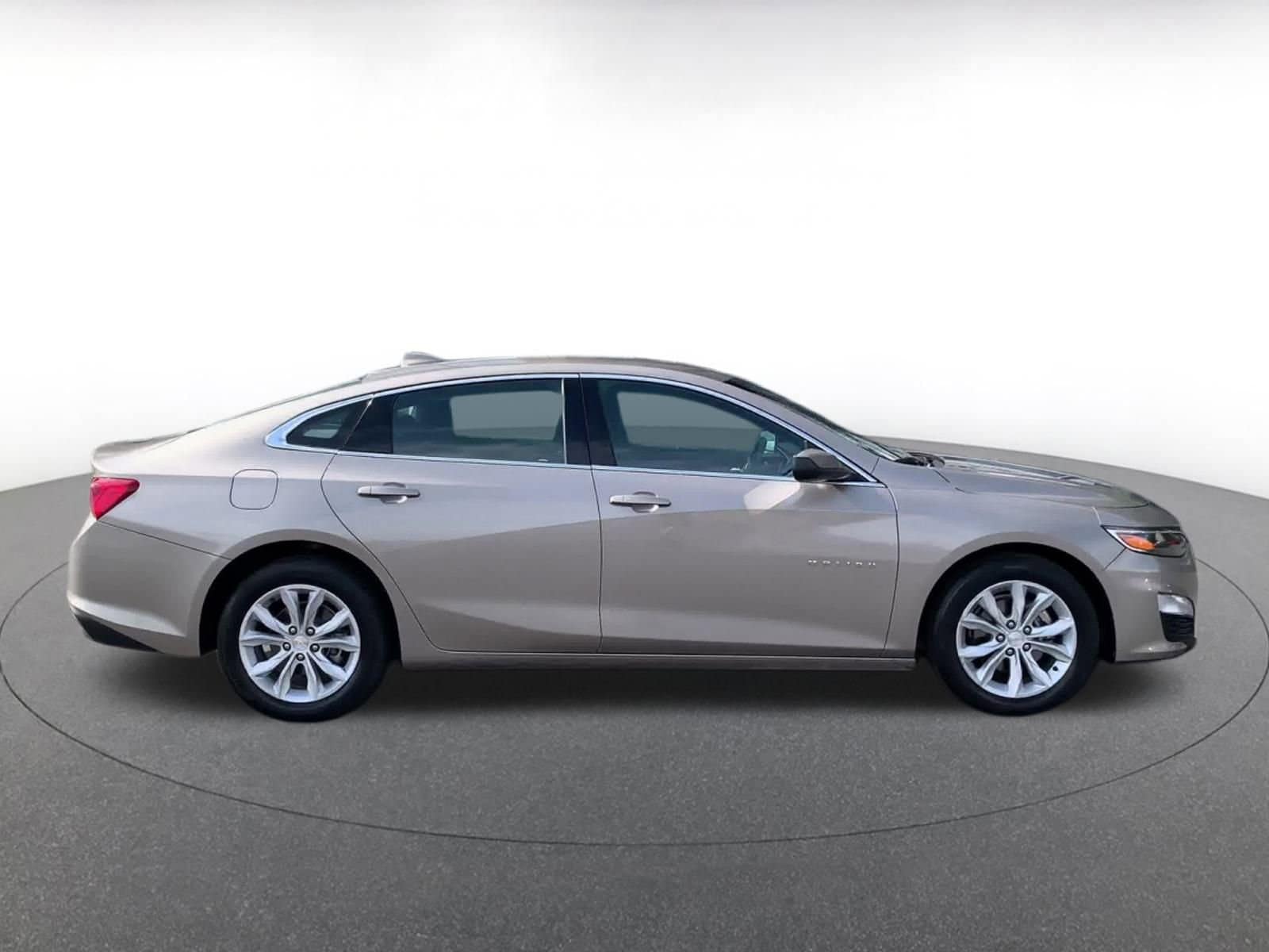Thumbnail: 2024 Chevrolet Malibu - 16