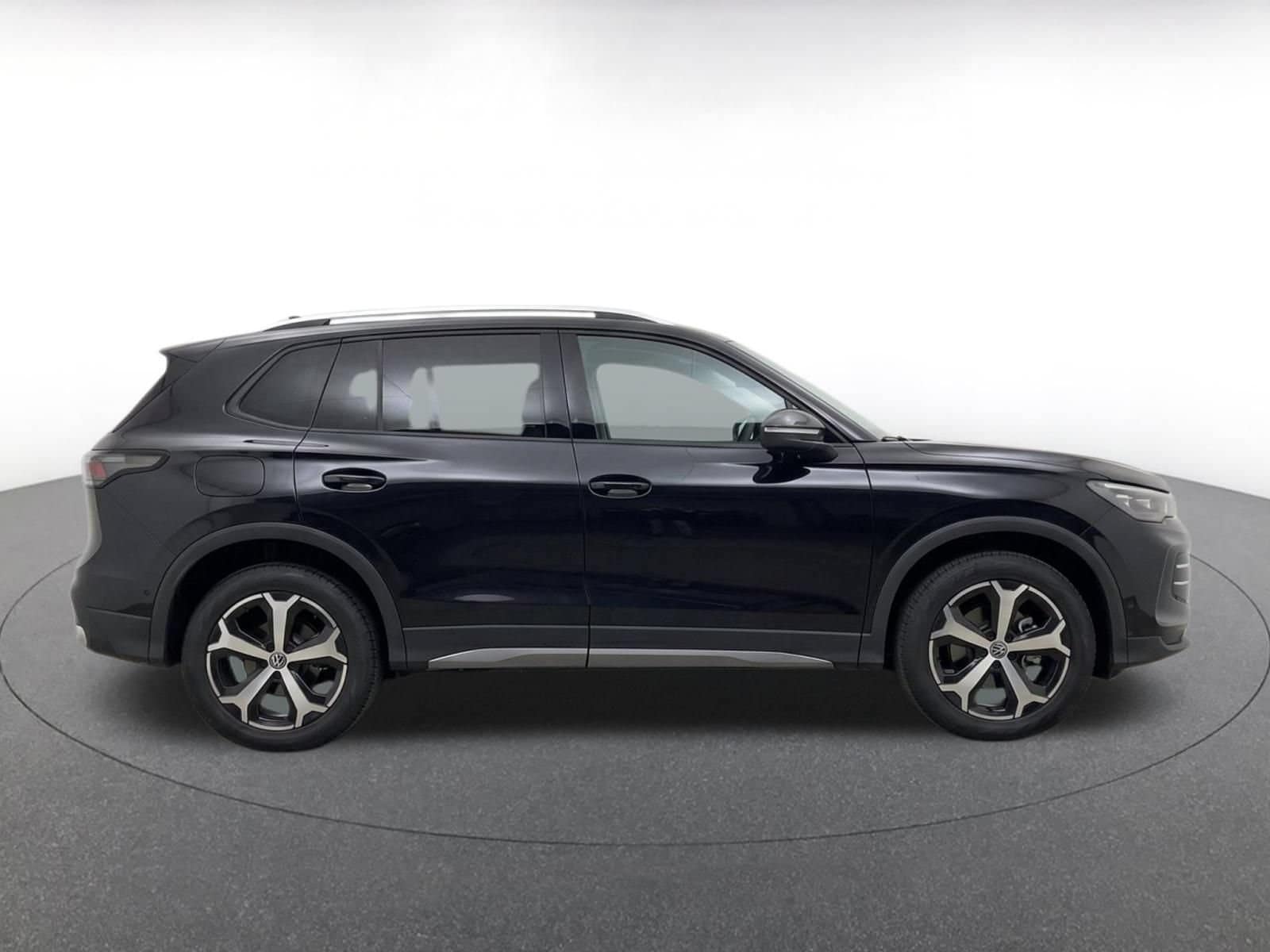Thumbnail: 2026 Volkswagen Tiguan - 8