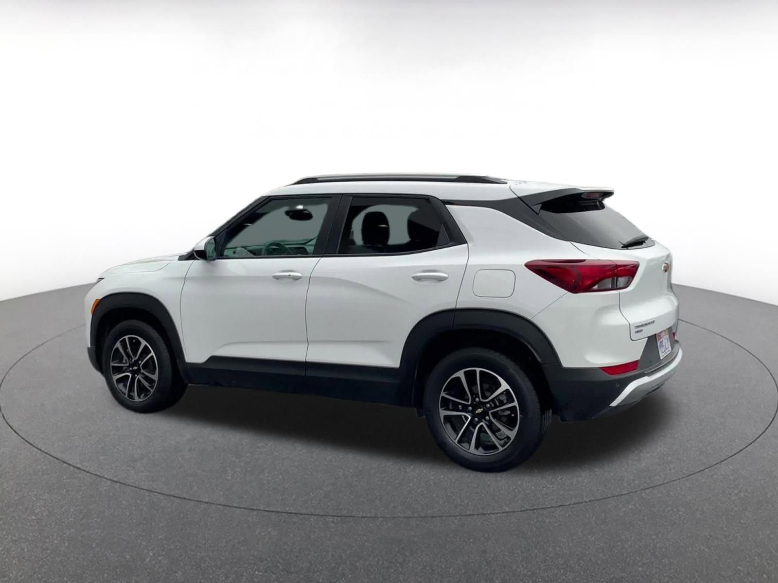 Thumbnail: 2025 Chevrolet TrailBlazer - 10